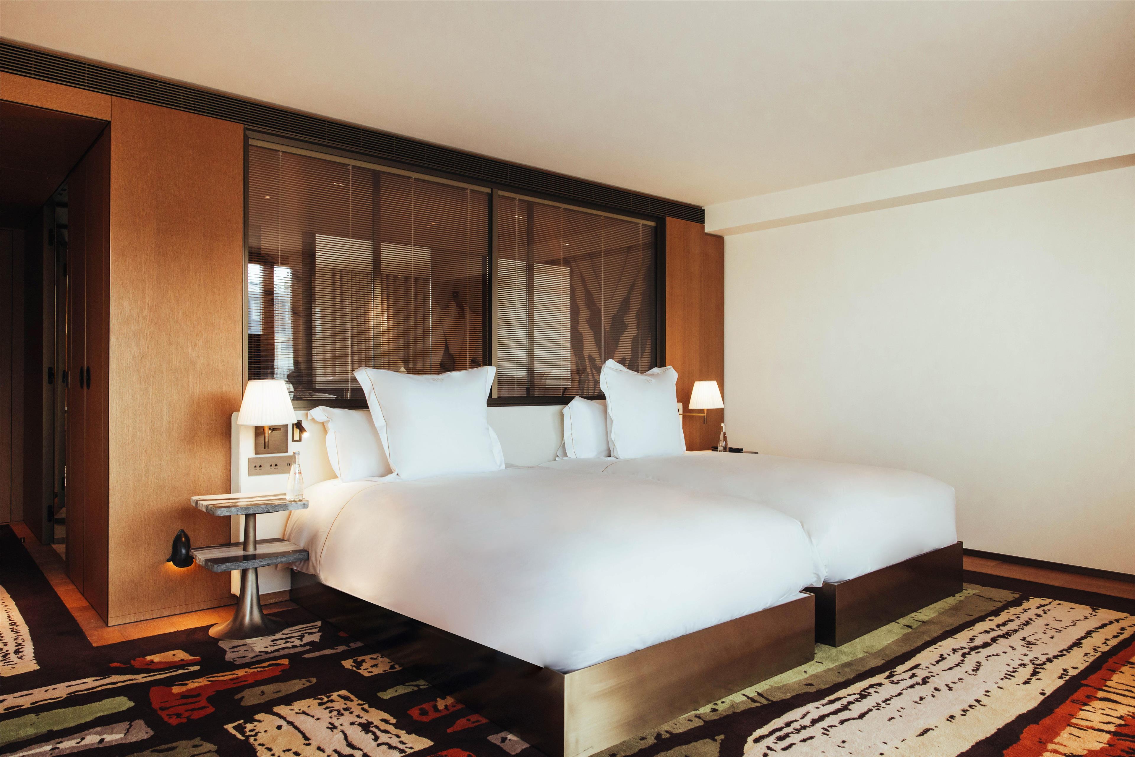 Sax Paris, LXR Hotels & Resorts