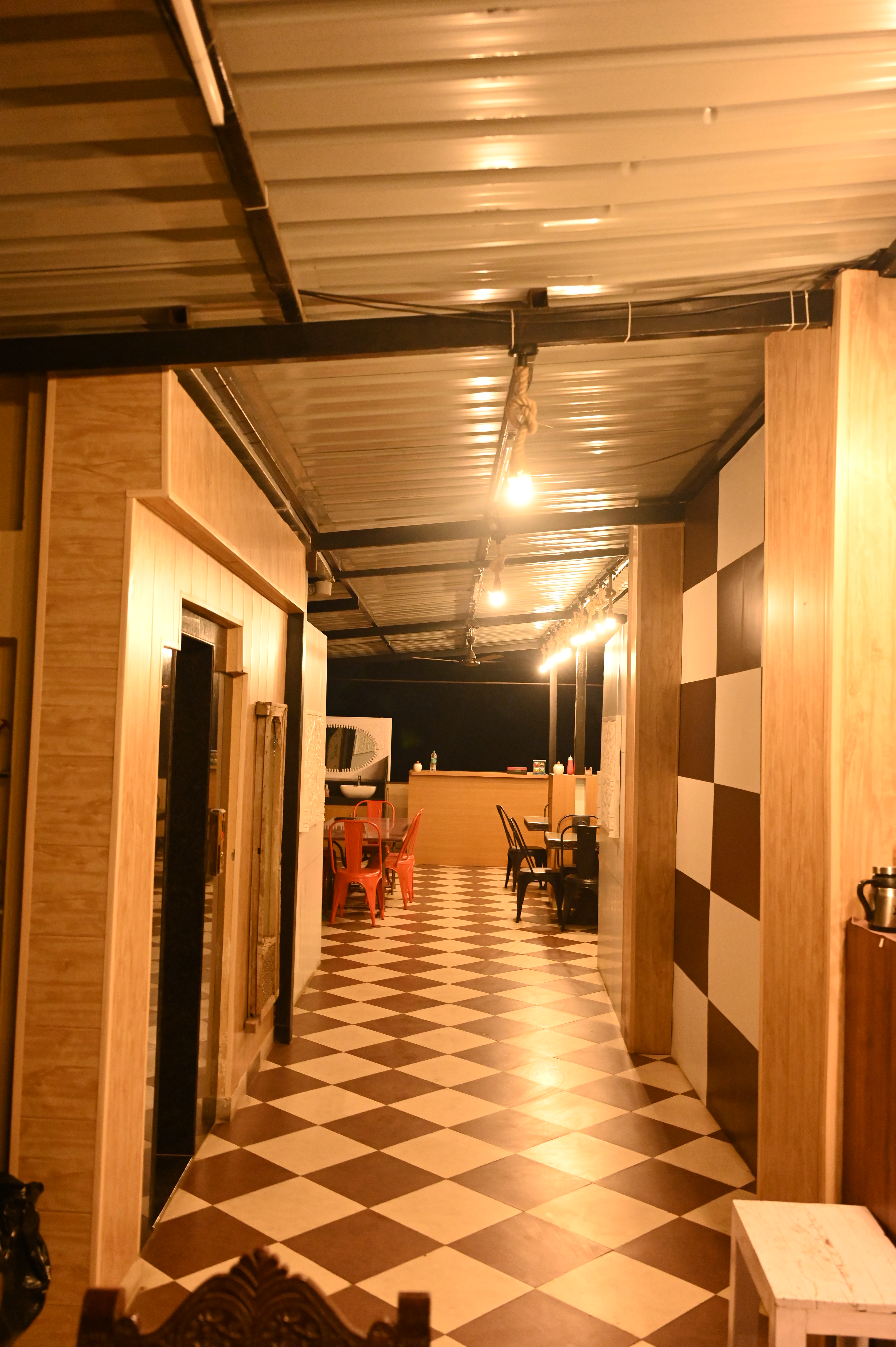 Mewarts Hotel & Restaurant