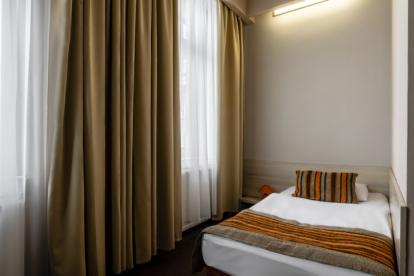 Single room, small, shower