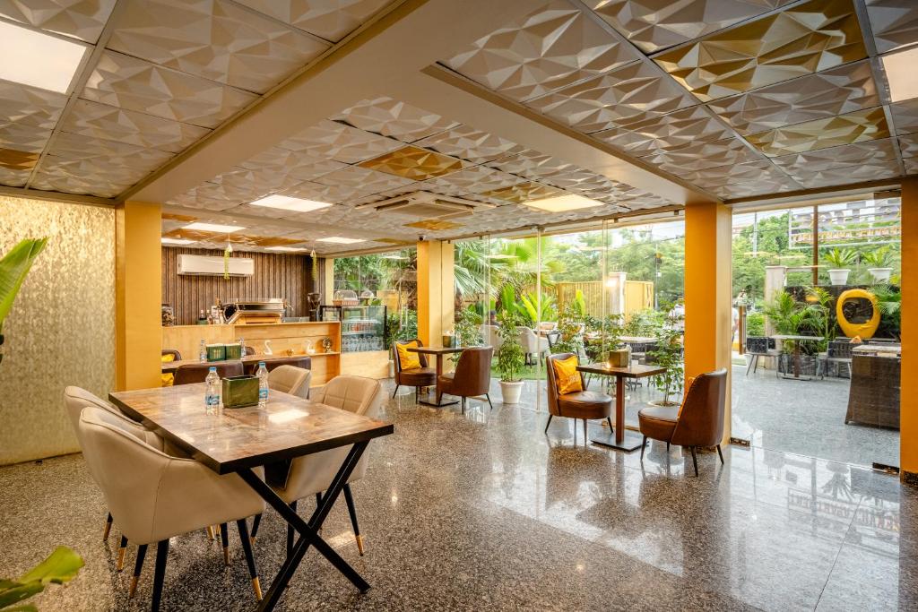 Lime Tree Hotel - Near Medanta Hospital