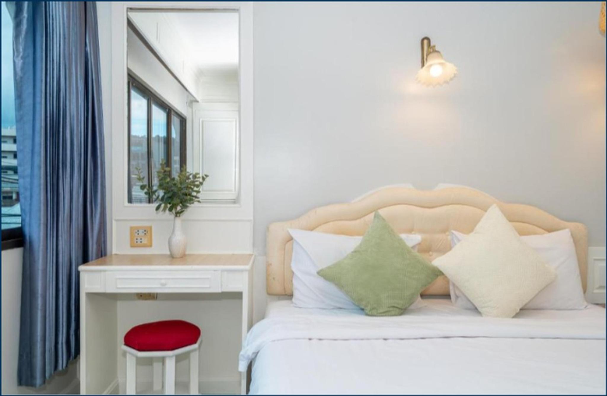 Patong Social Hotel & Restaurant