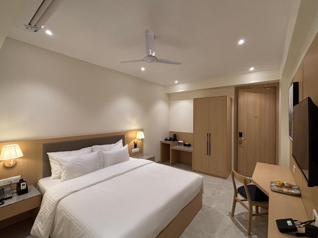 Mastiff Hotel Hinjawadi Pune by OTHPL