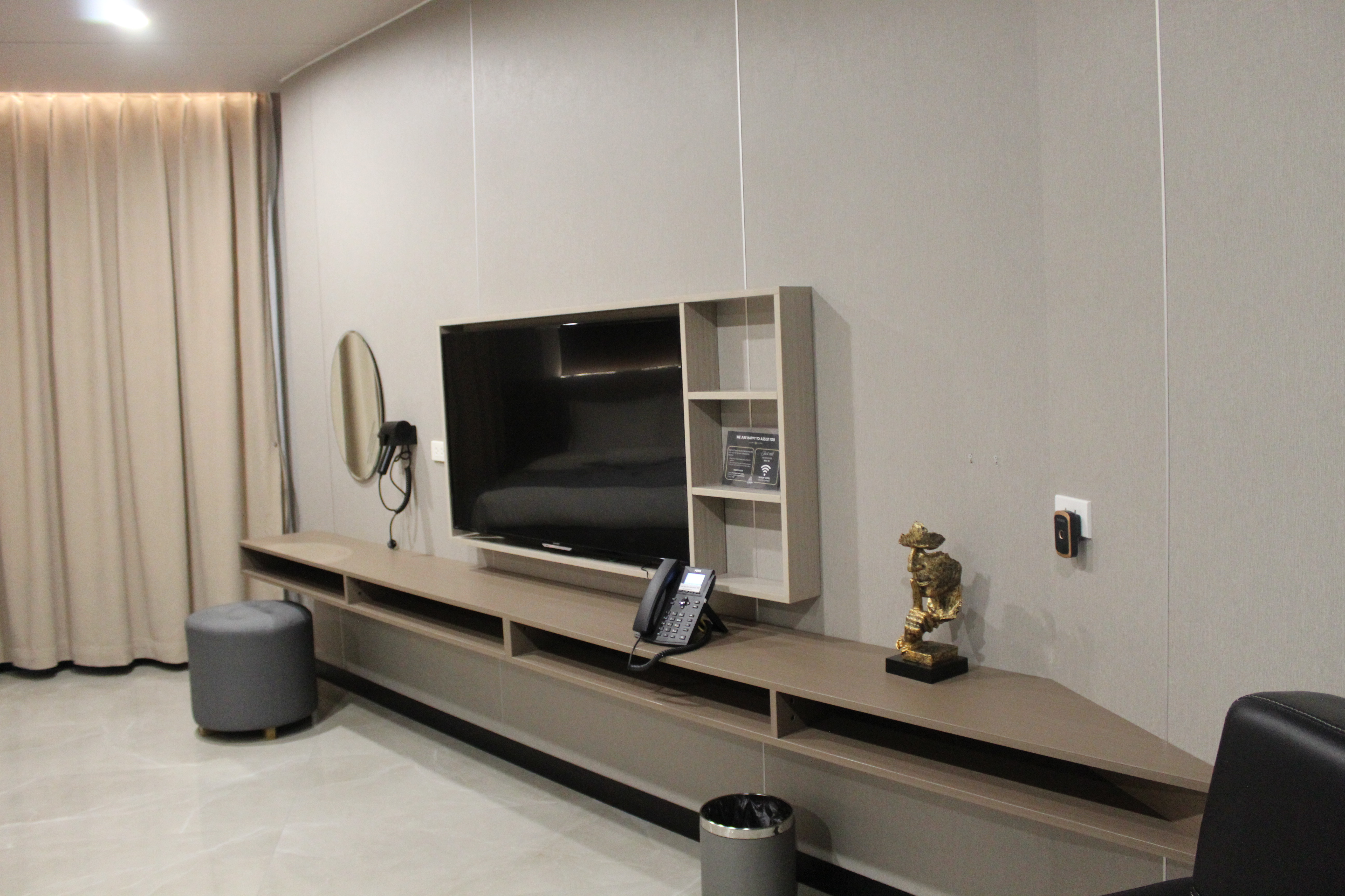 Skyport Hotel