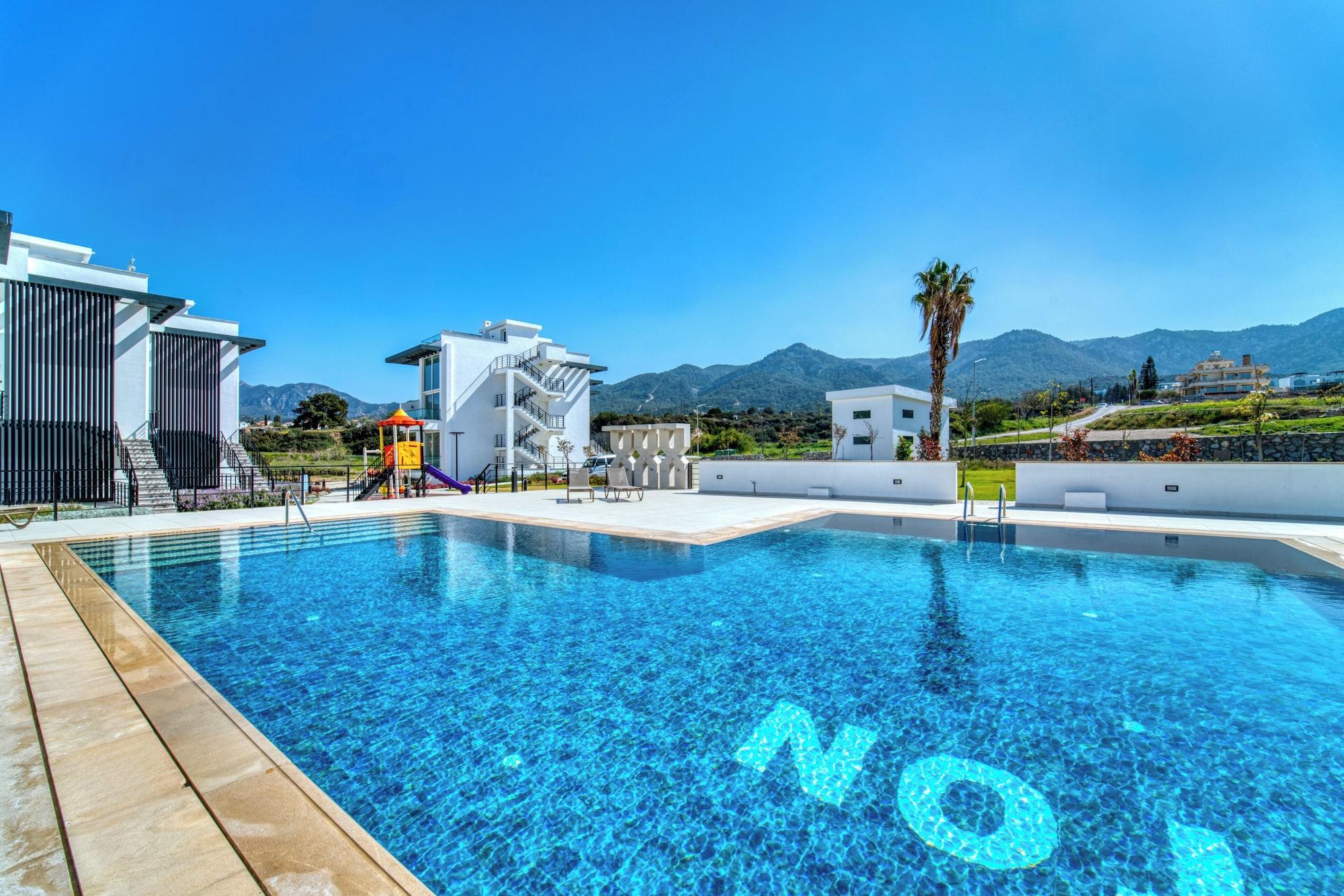 Atlantis Malibu By Carrington
