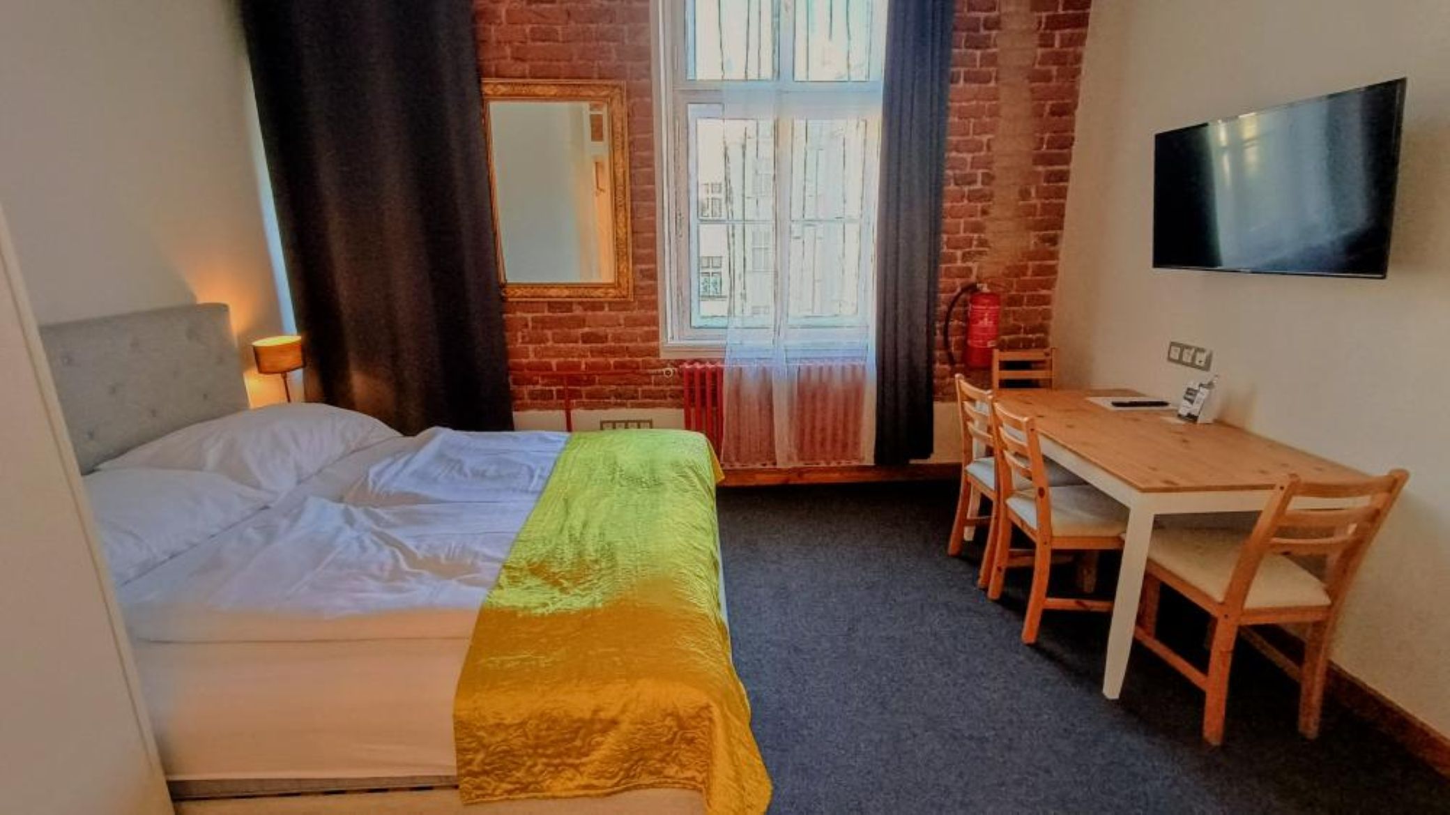 Hotel S42