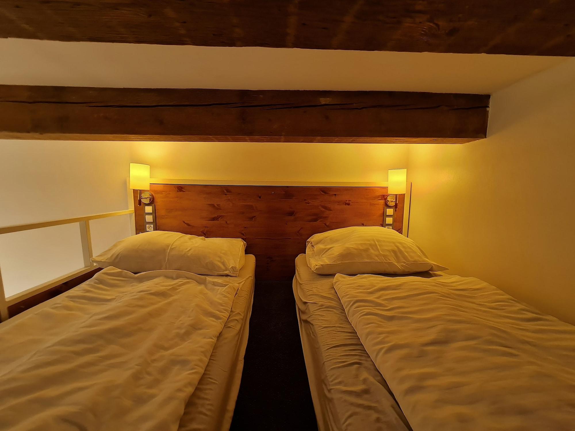 Hotel S42