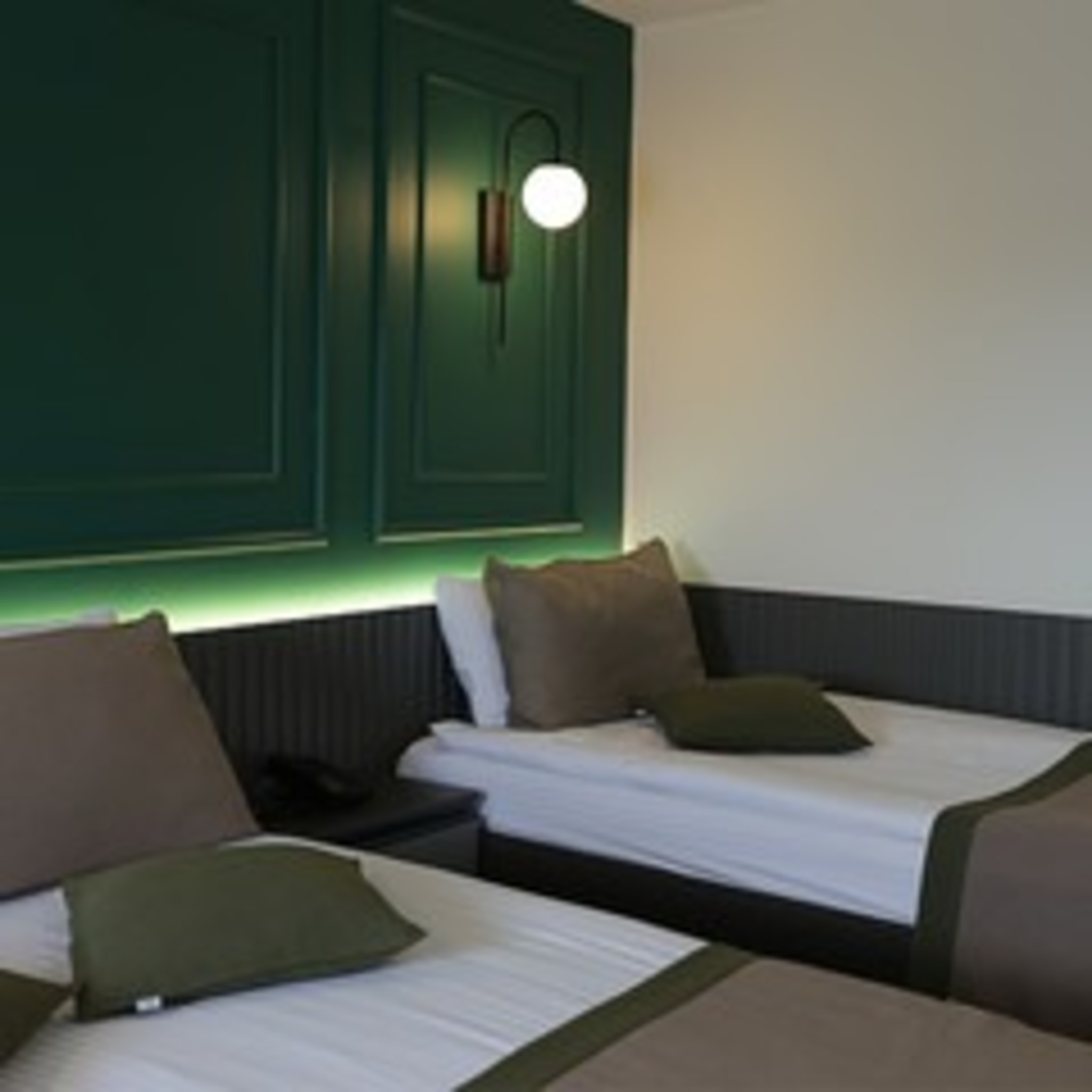 Ren Business Hotel