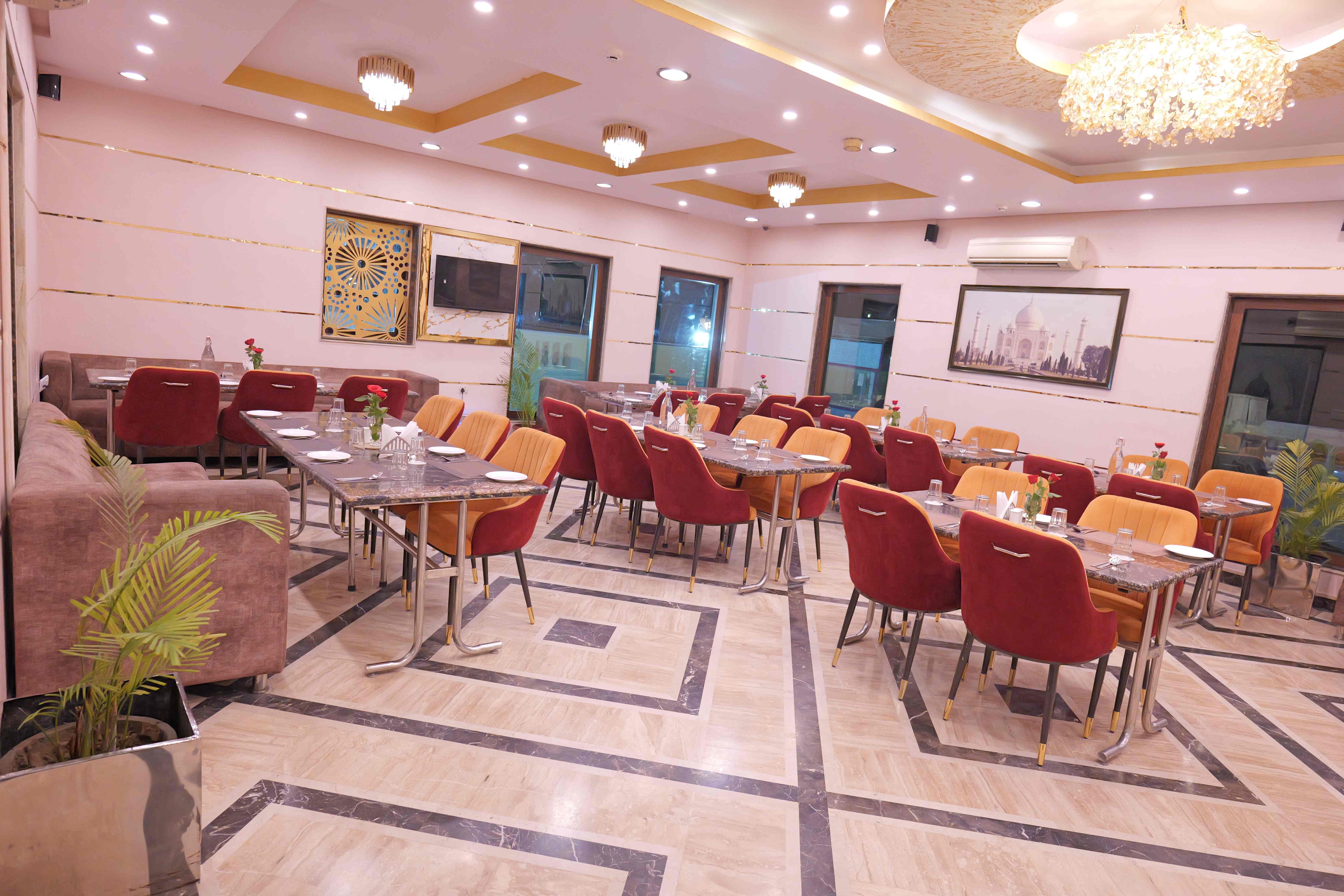 Foxoso Taj View 
