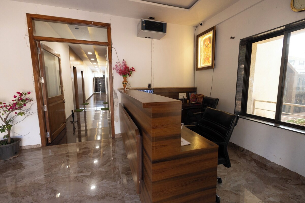 Green Paradise Hotel & Restaurant