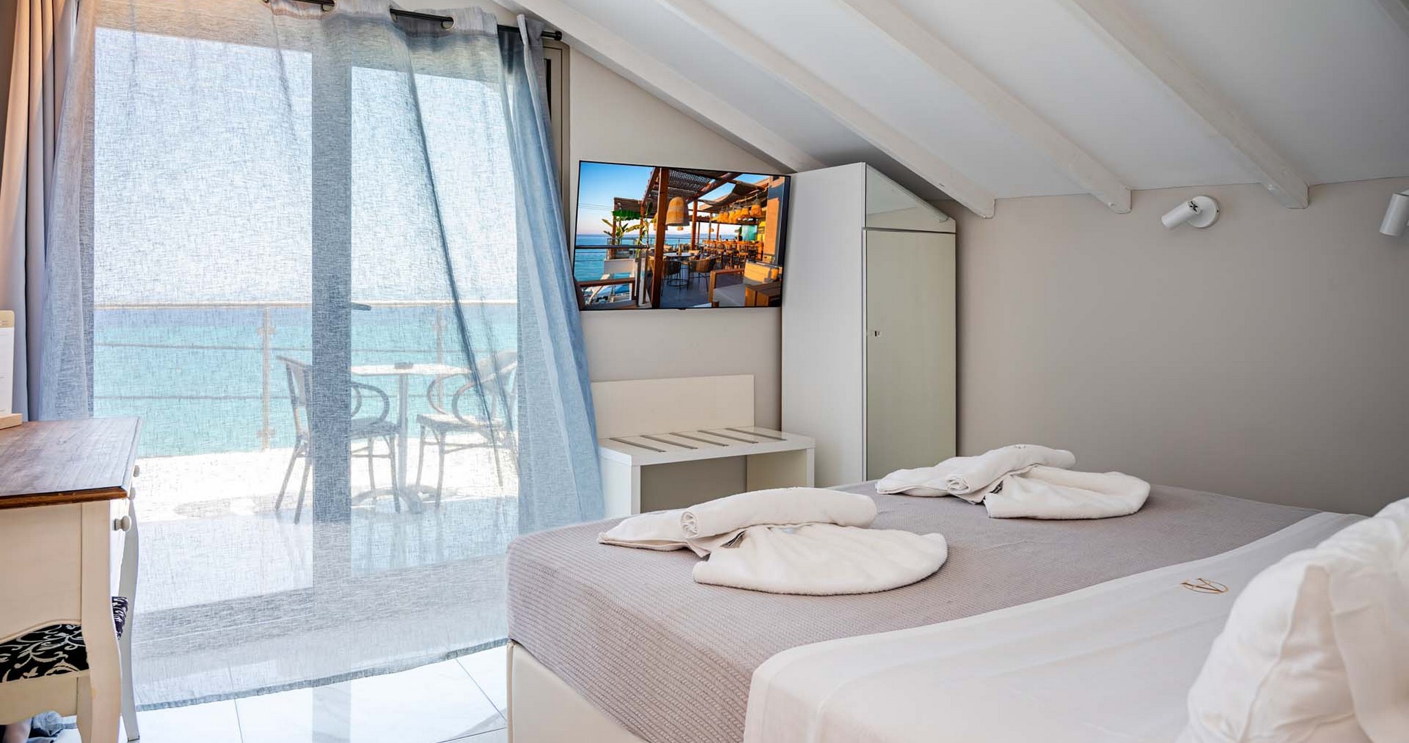 Alpha Luxury Suites - фото