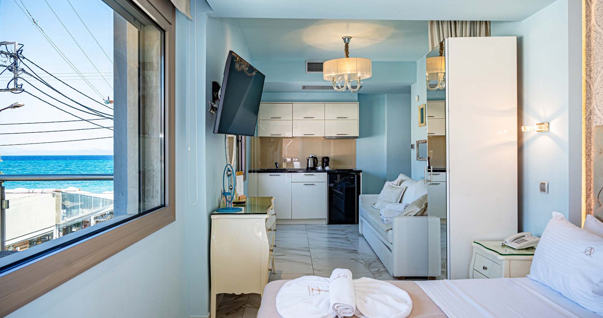 Alpha Luxury Suites - фото