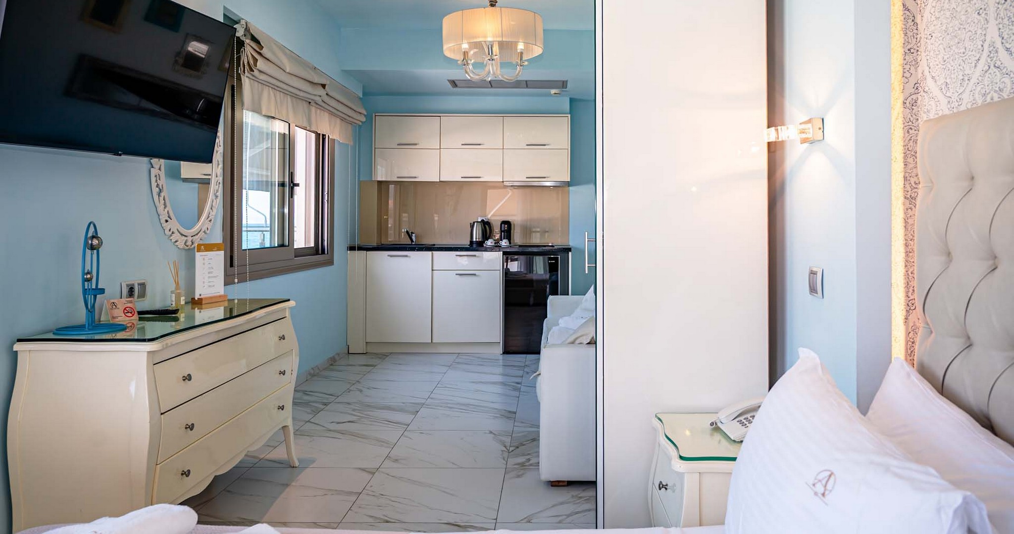 Alpha Luxury Suites - фото