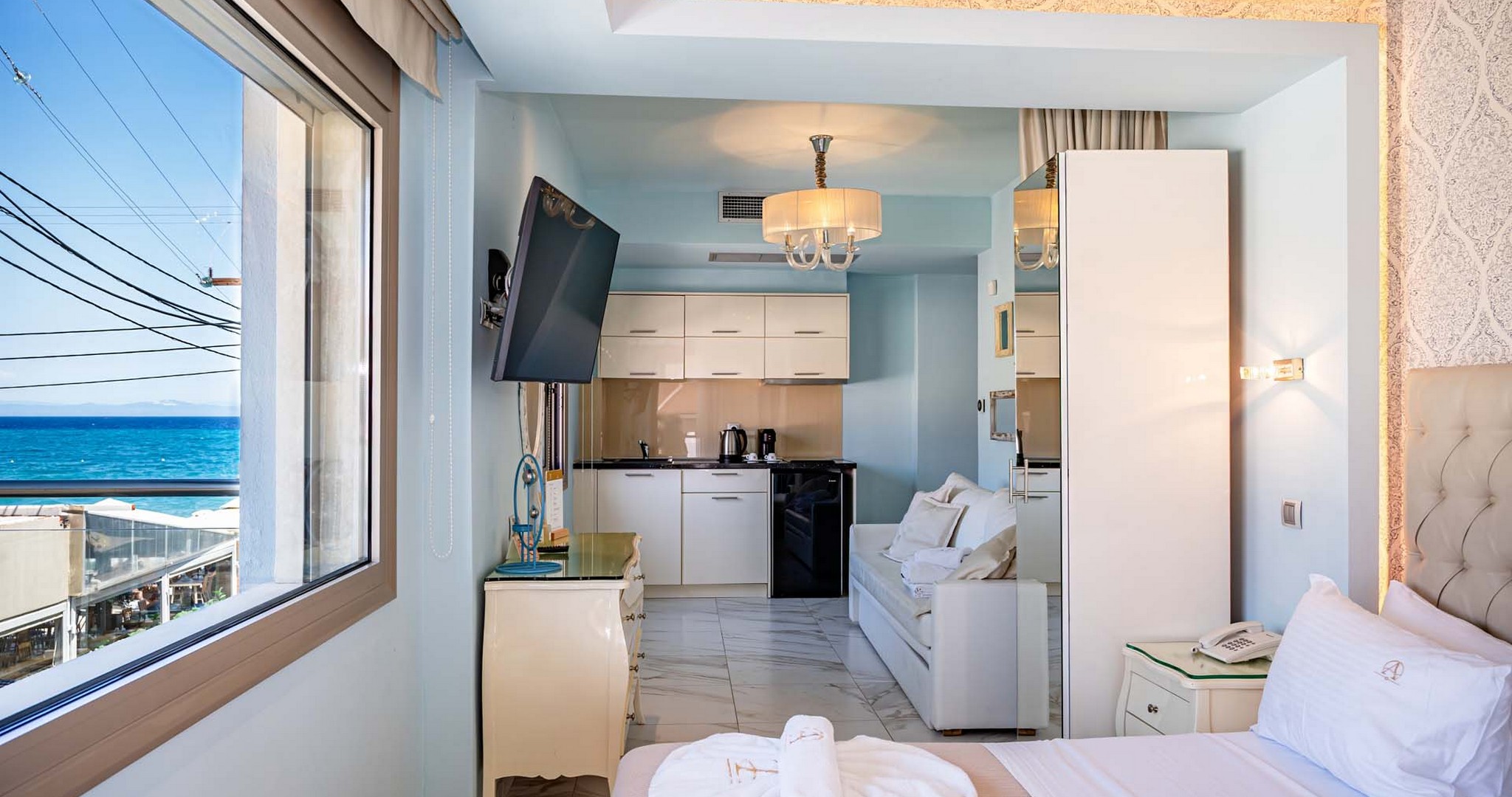 Alpha Luxury Suites - фото