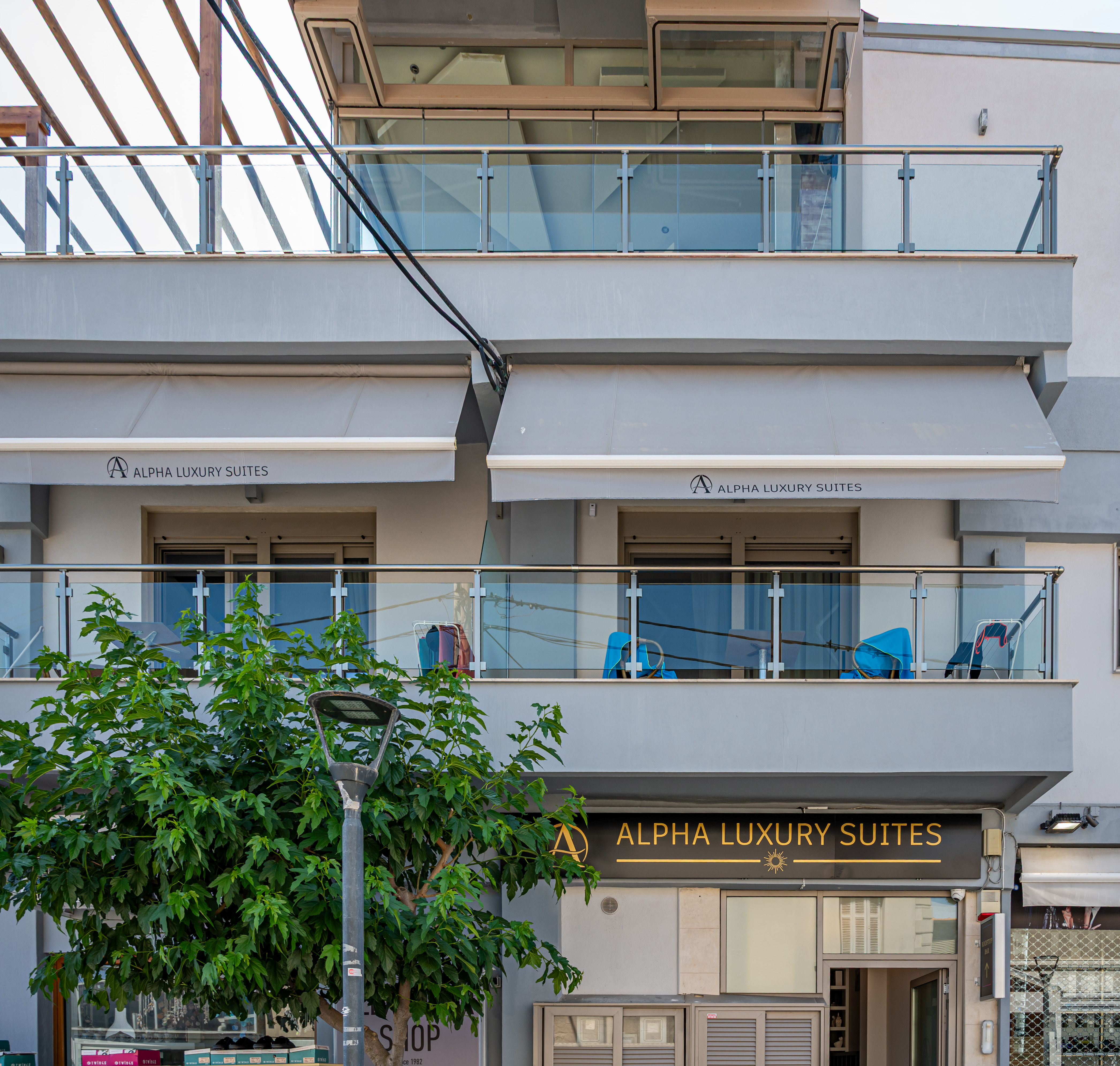 Alpha Luxury Suites - фото