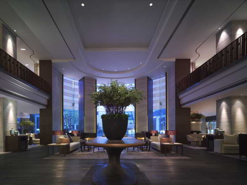 New World Shanghai Hotel by null