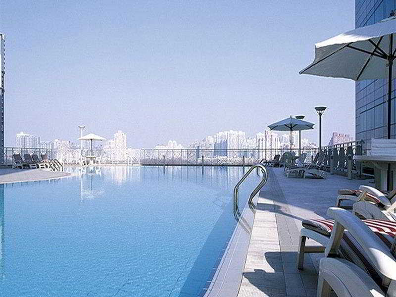 New World Shanghai Hotel by null