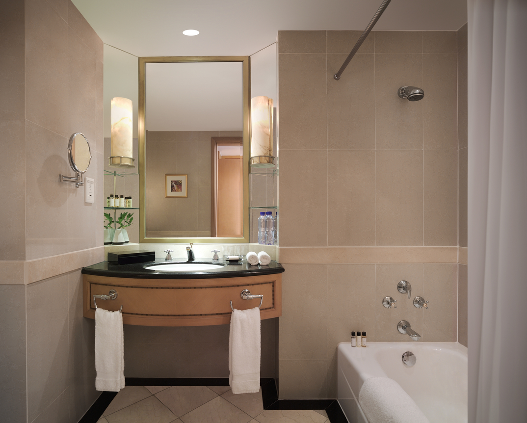 New World Shanghai Hotel by null