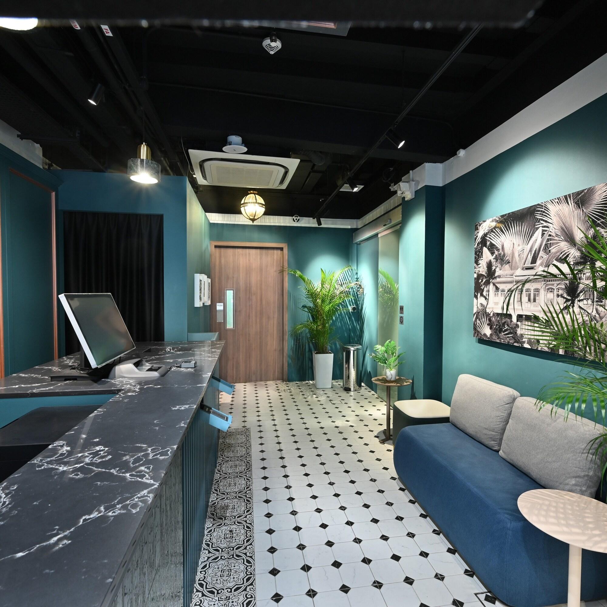 Dream Chaser Boutique Capsule Hotel