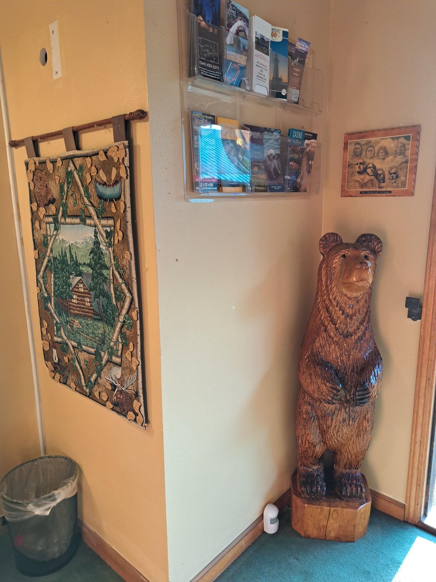 Lobby 2, The Woodsman Country Lodge, Klamath