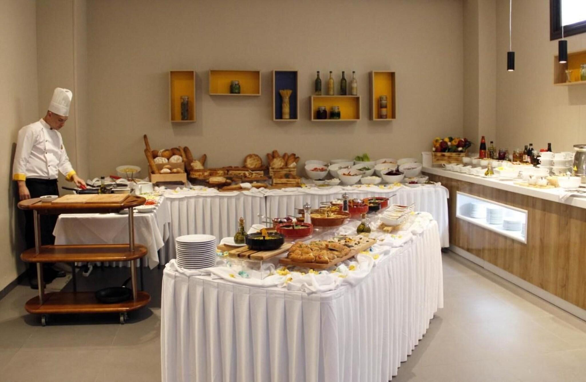 Golden Tulip Opera