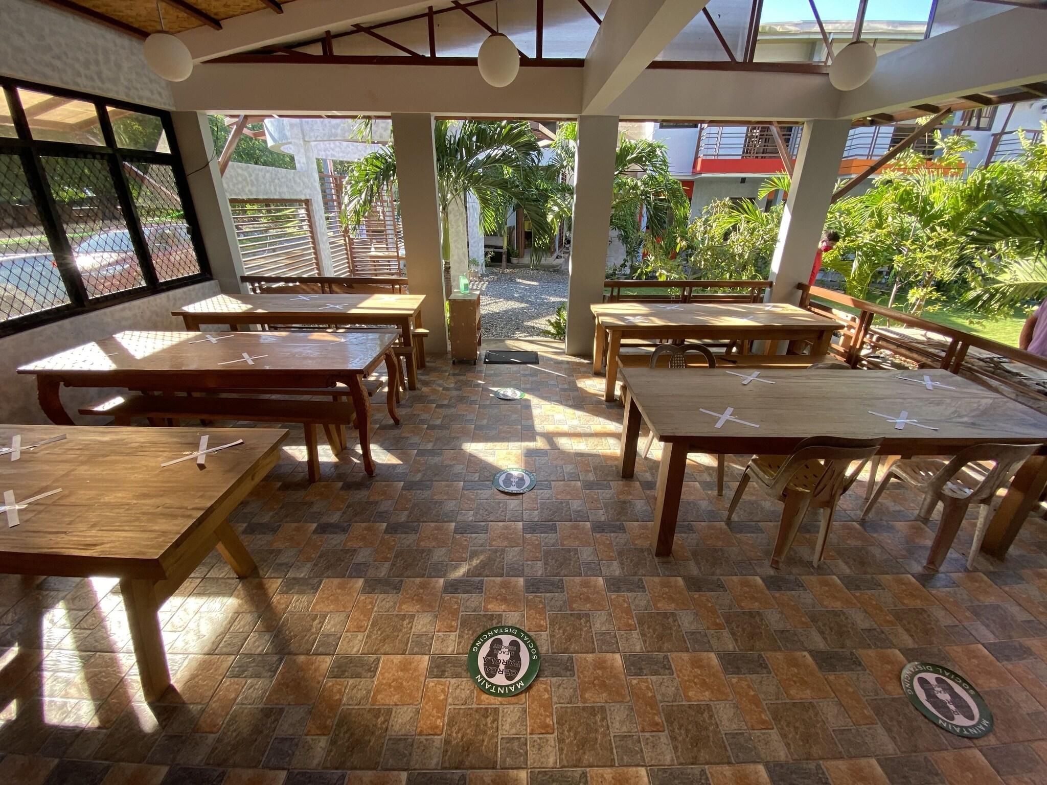 Cerca Parola Beach Resort