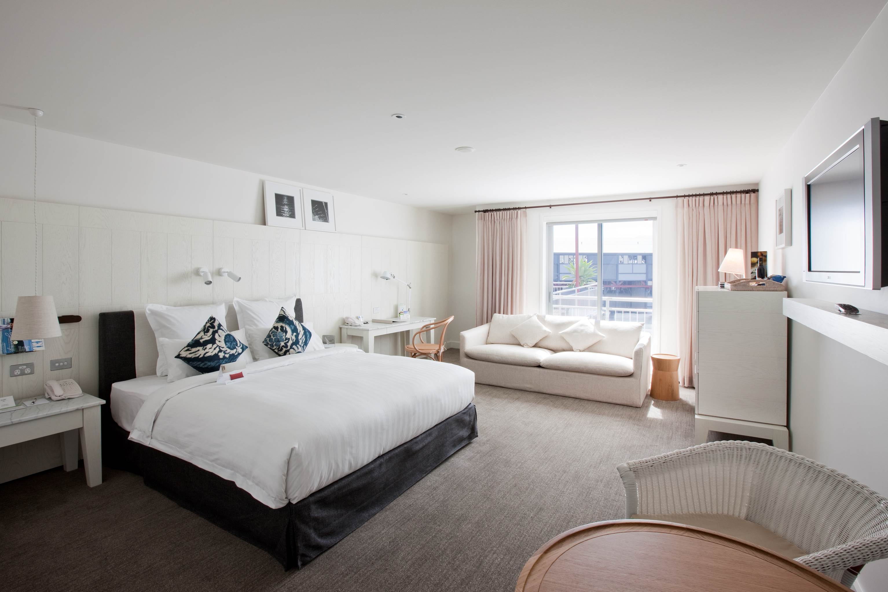 Pier One Sydney Harbour, Autograph Collection by null