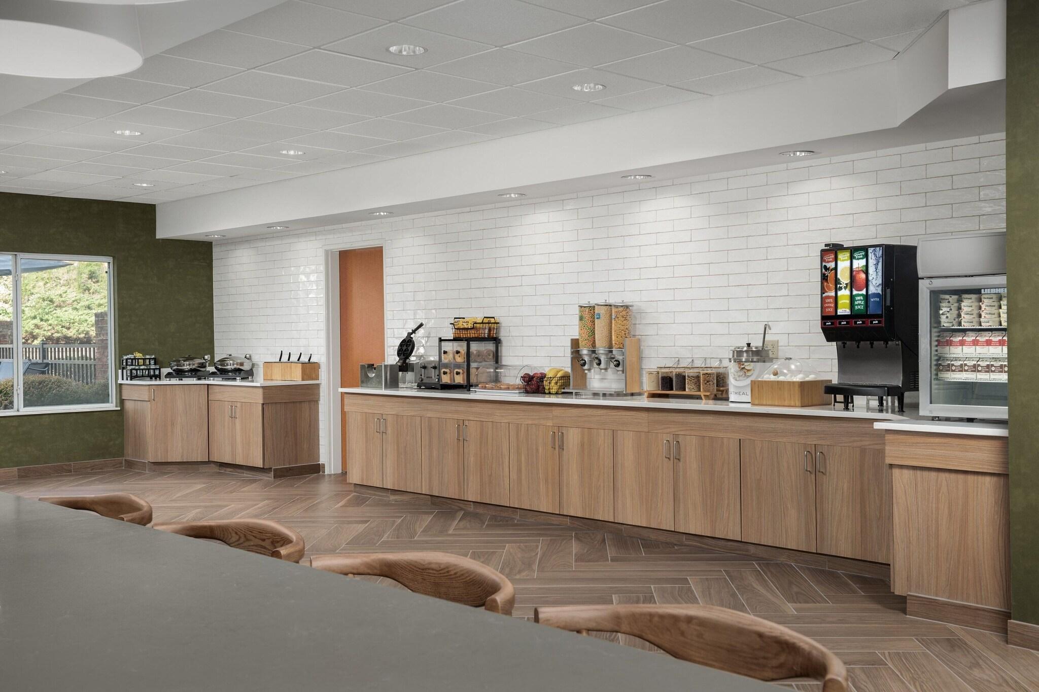 Fairfield Inn & Suites By Marriott Roanoke Holli
