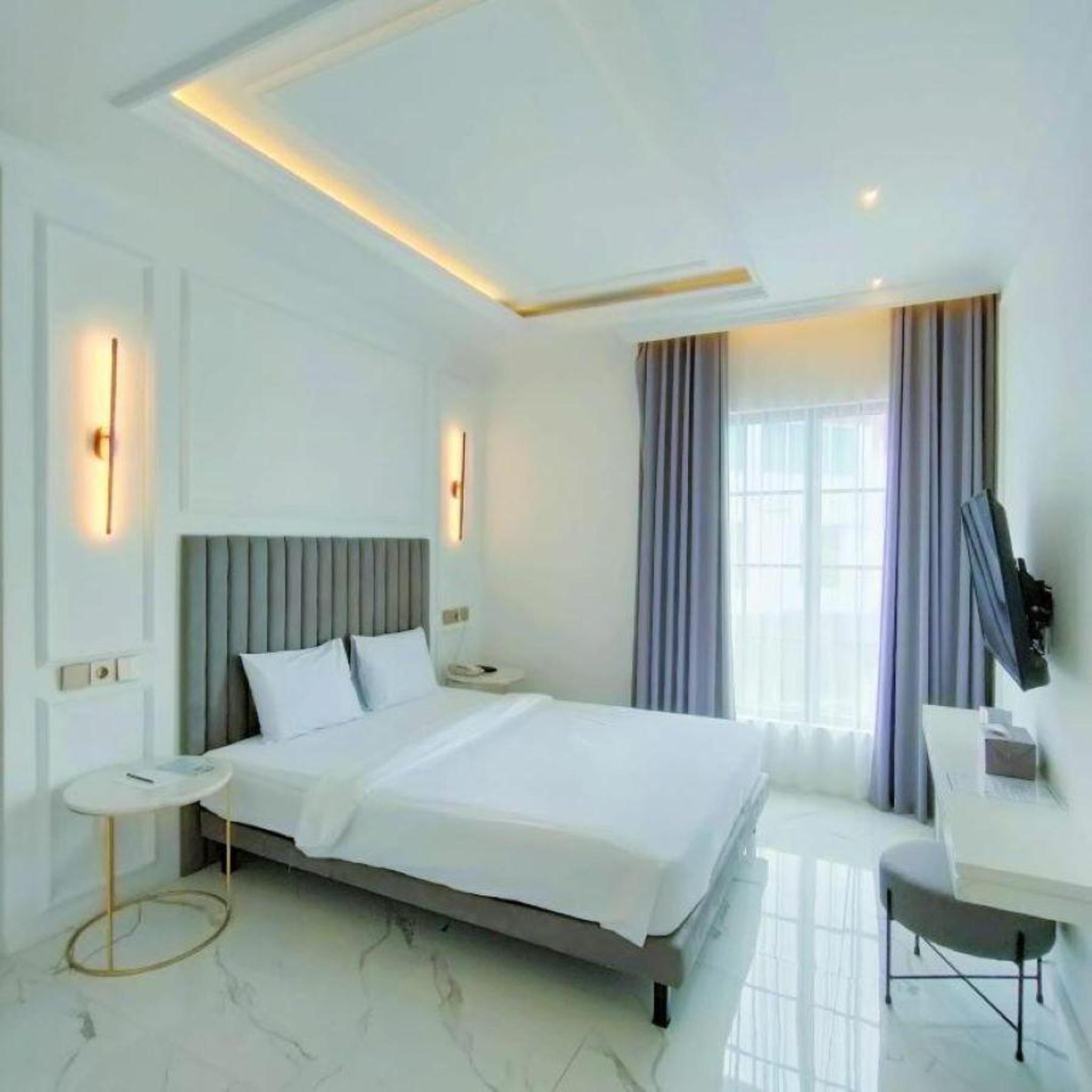 Exterior & Views 3, Kala Hotel Semarang, Semarang