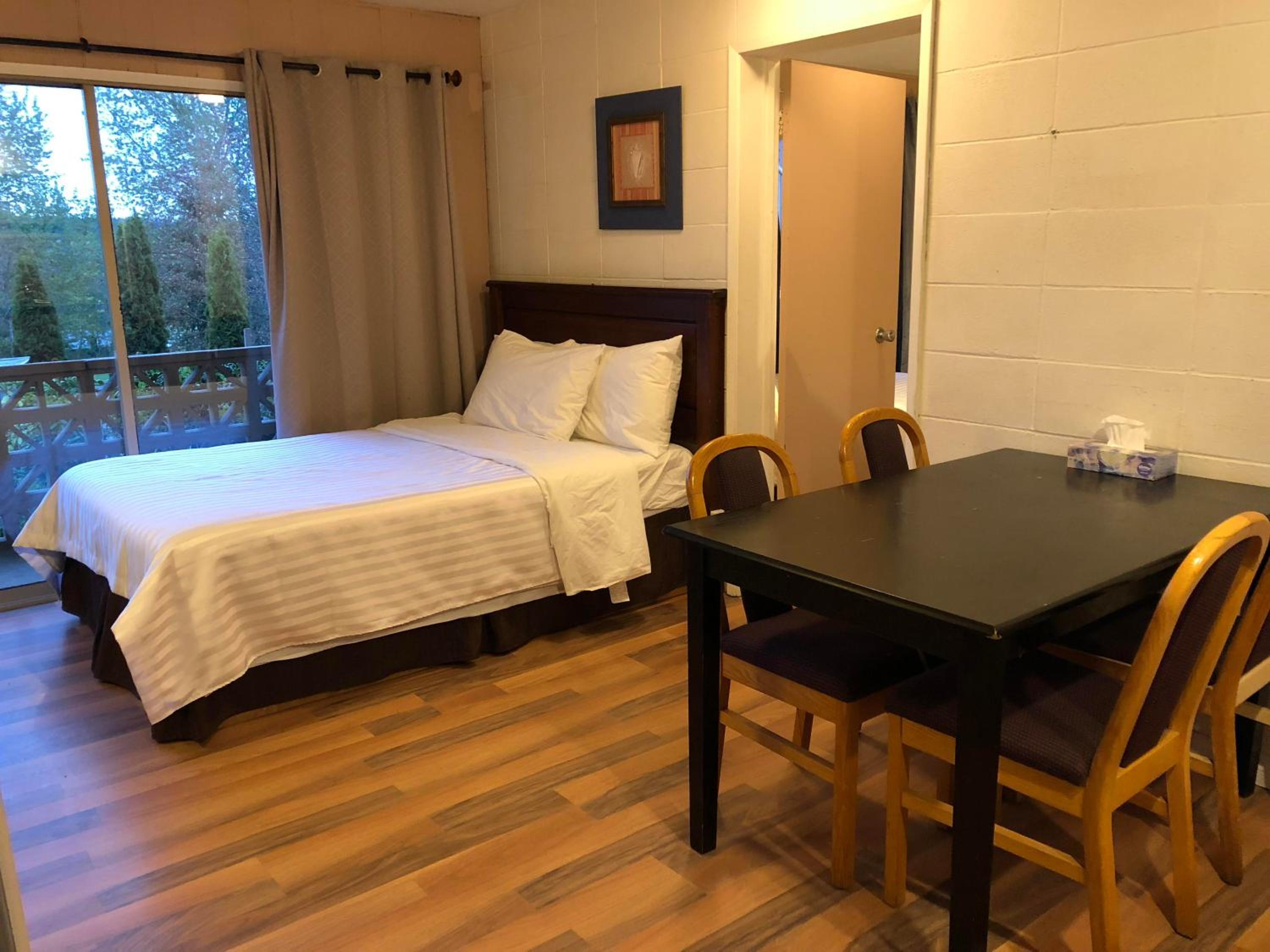 General view 5, Holiday House Motel, Cowichan Valley