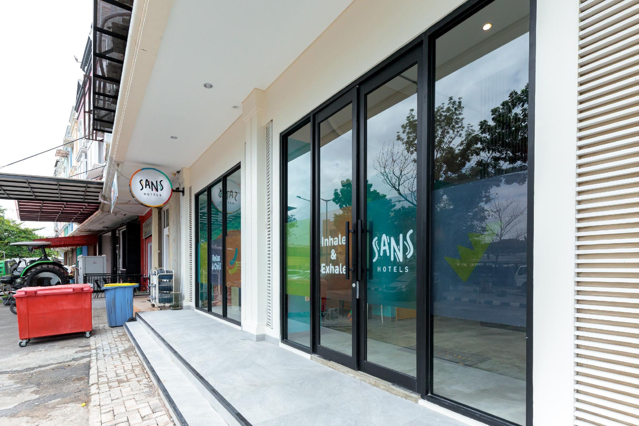 Exterior & Views 2, Sans Hotel Kelapa Gading Jakarta, North Jakarta
