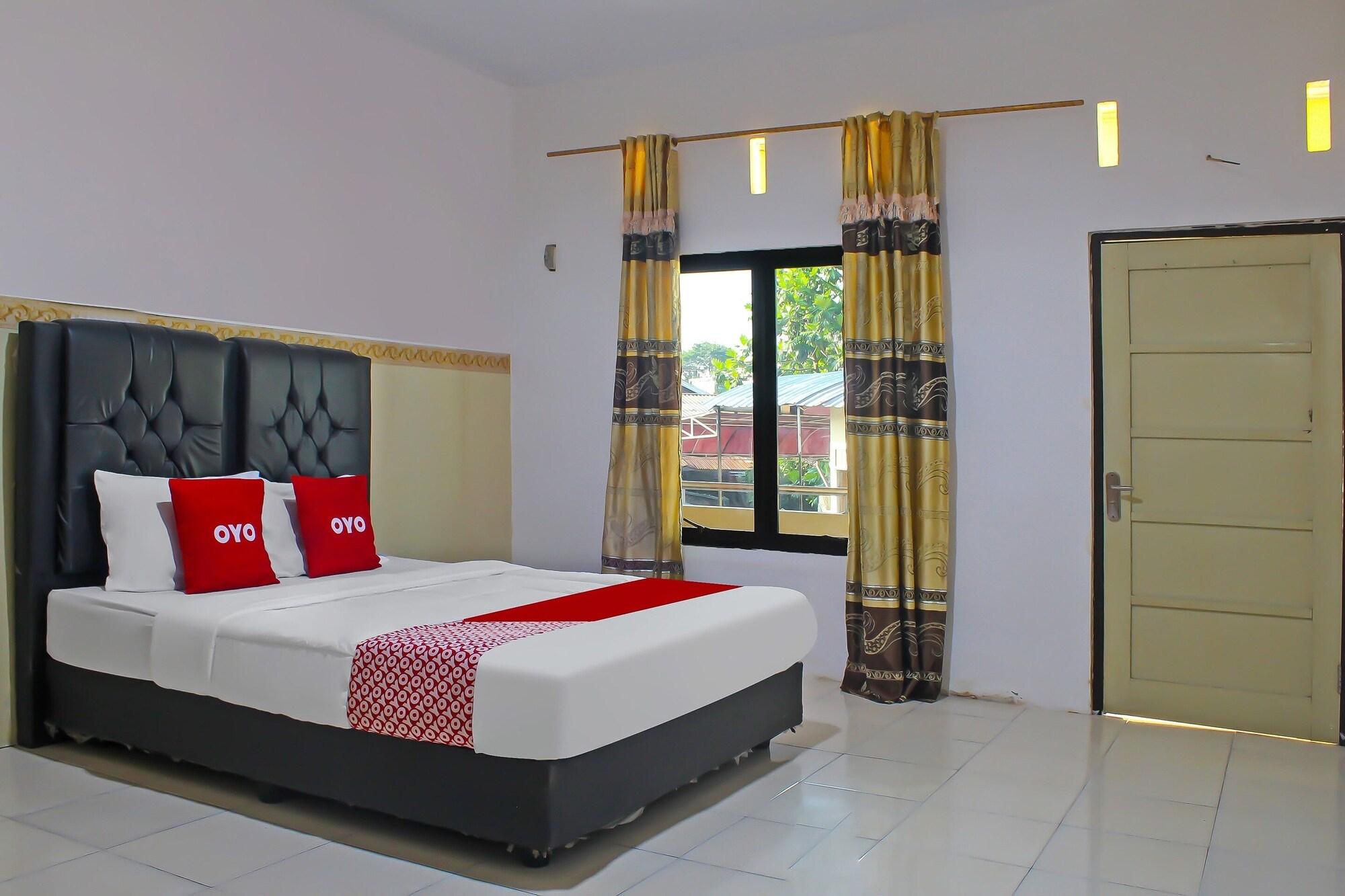 Oyo Life 92593 Penginapan Sultan Haji 1