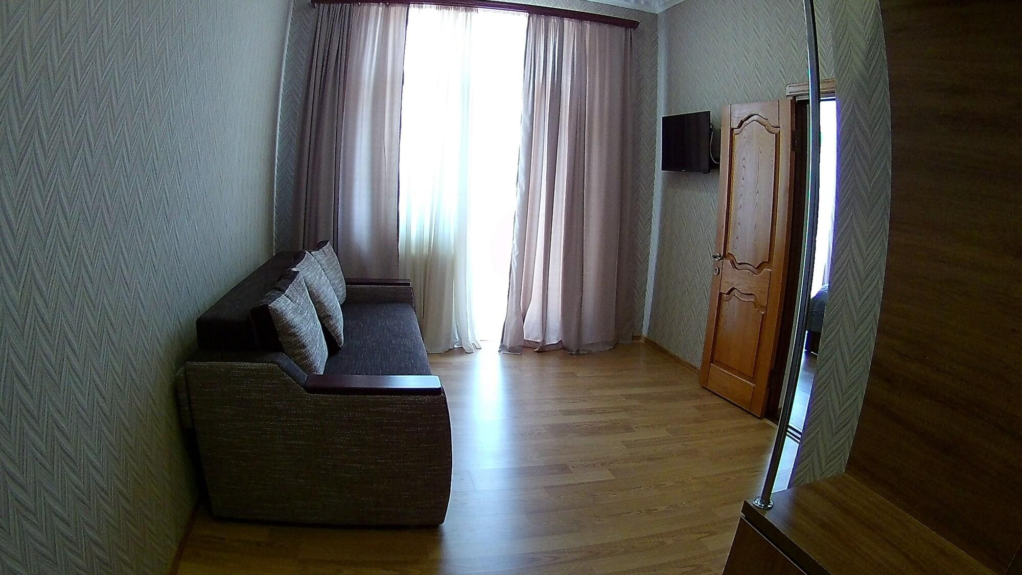 Canyon Hotel