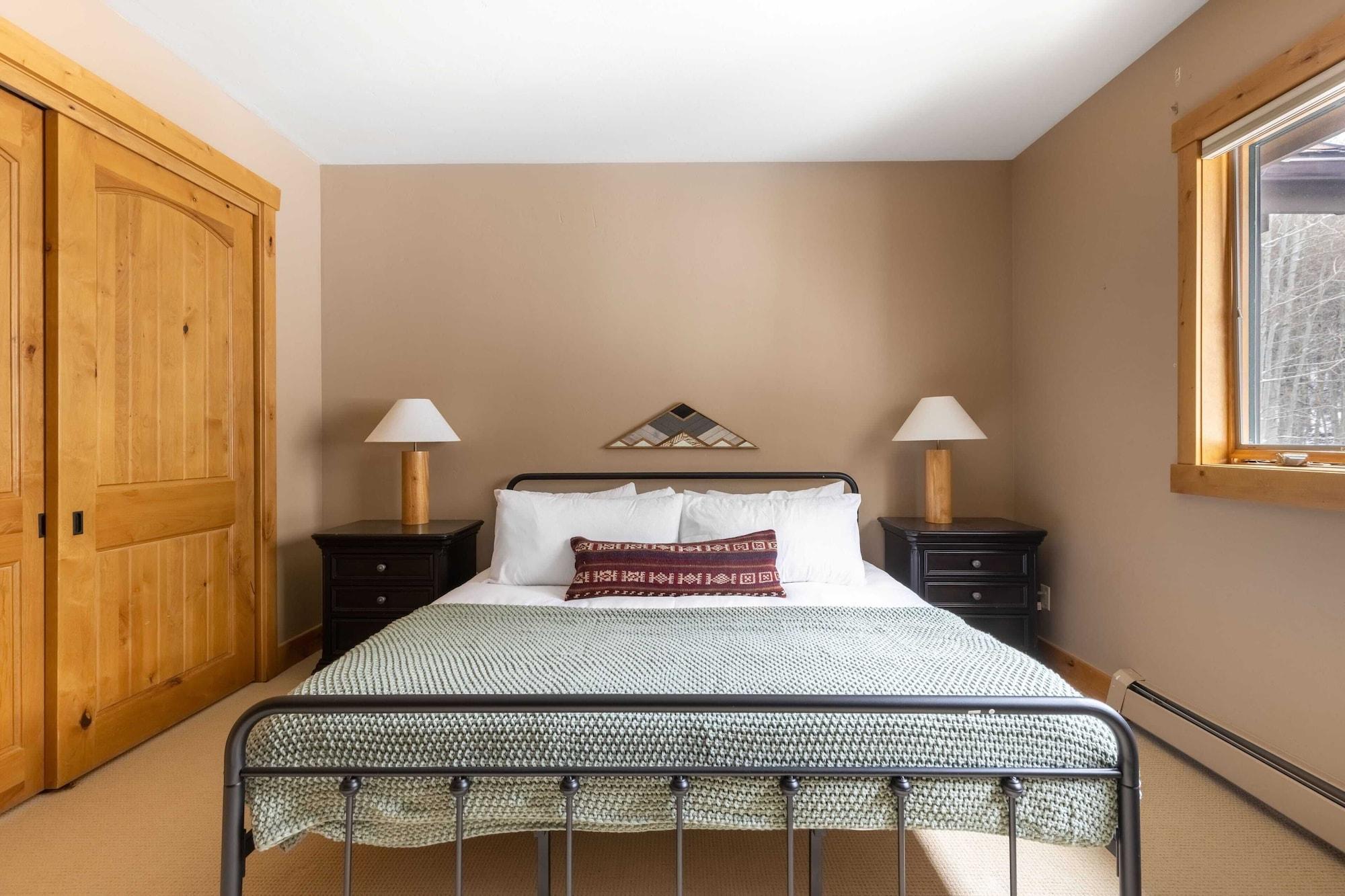 Room 4, Highline By Avantstay Breathtaking Mountain Home, Eagle