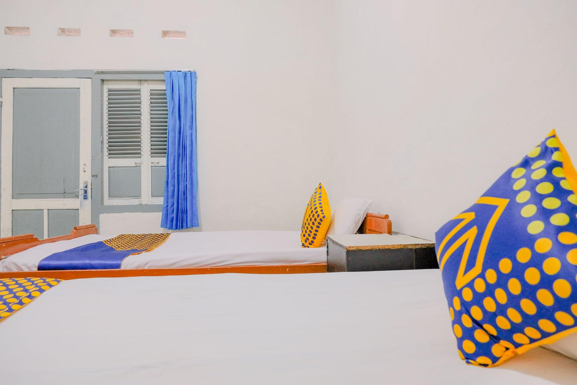 Room 3, Oyo Life 2638 Hotel Raya, Magetan