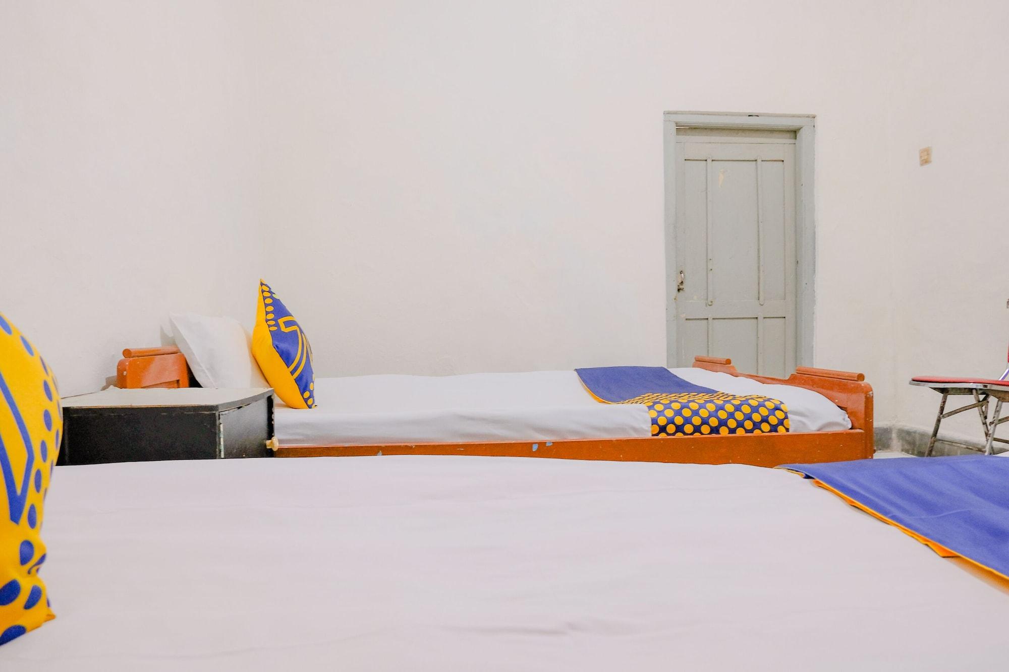Room 2, Oyo Life 2638 Hotel Raya, Magetan