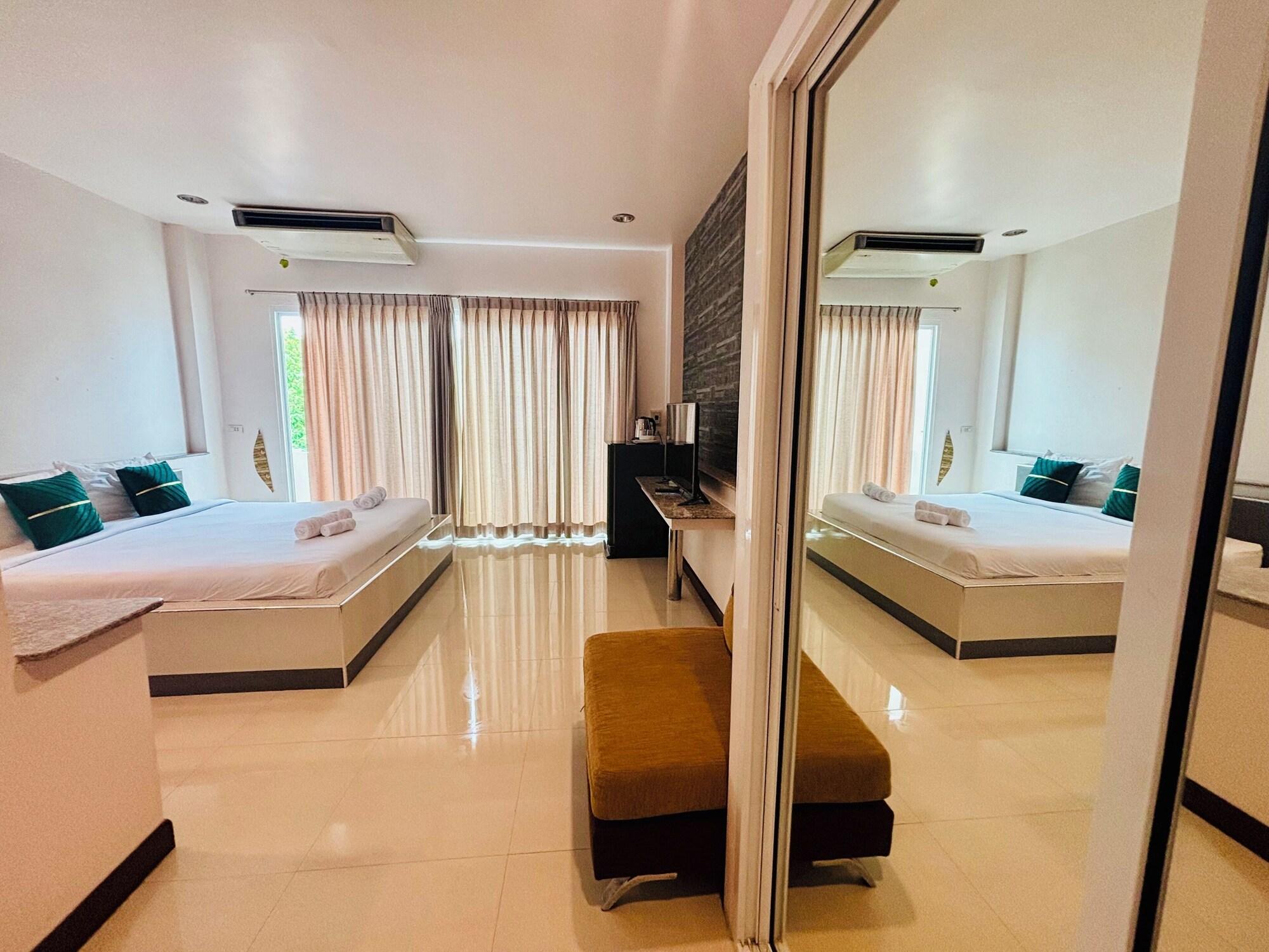 Ree Riverside Hotel