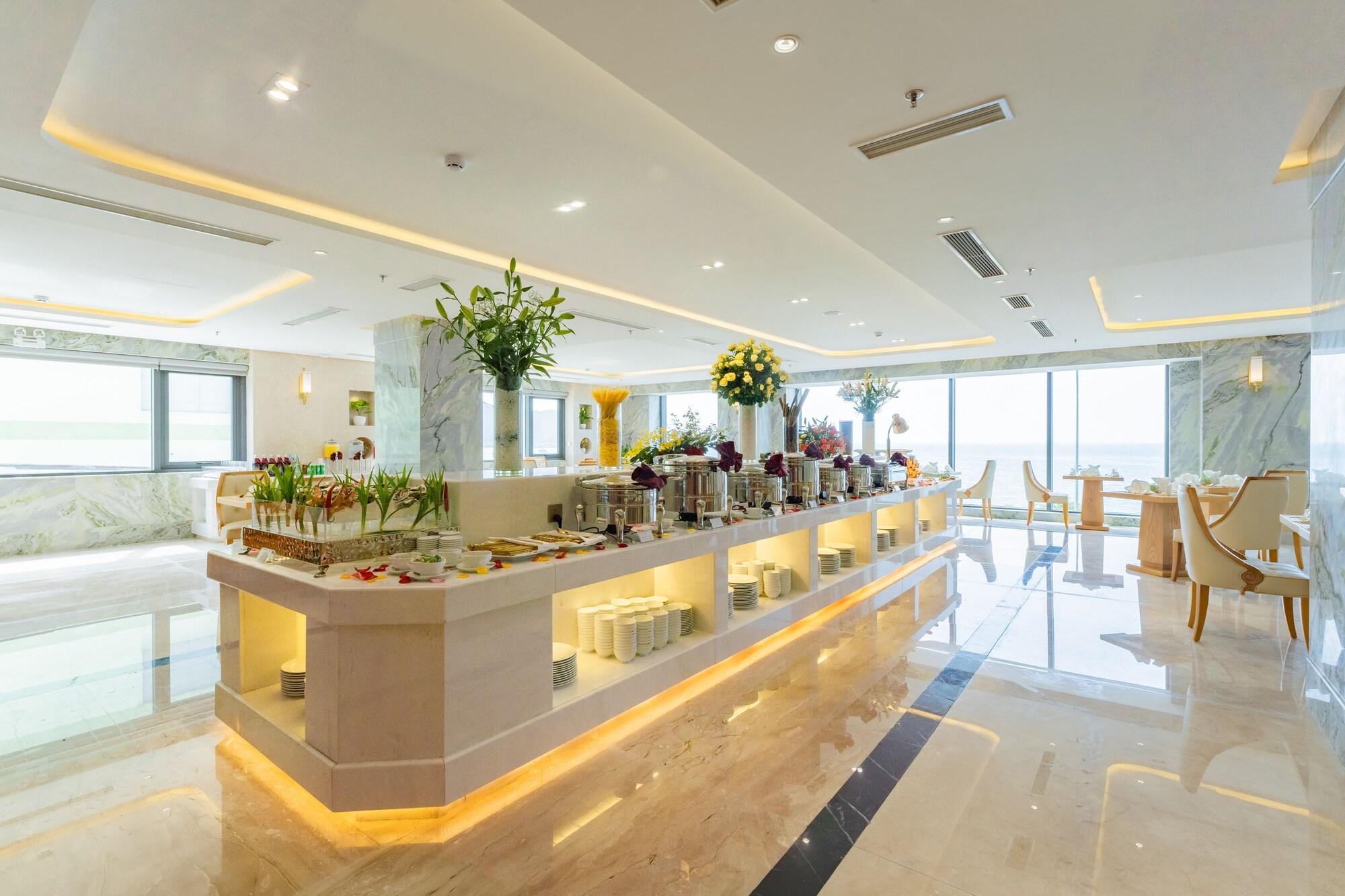 Canary Gold Hotel Quy Nhæ¡n, Beachfront