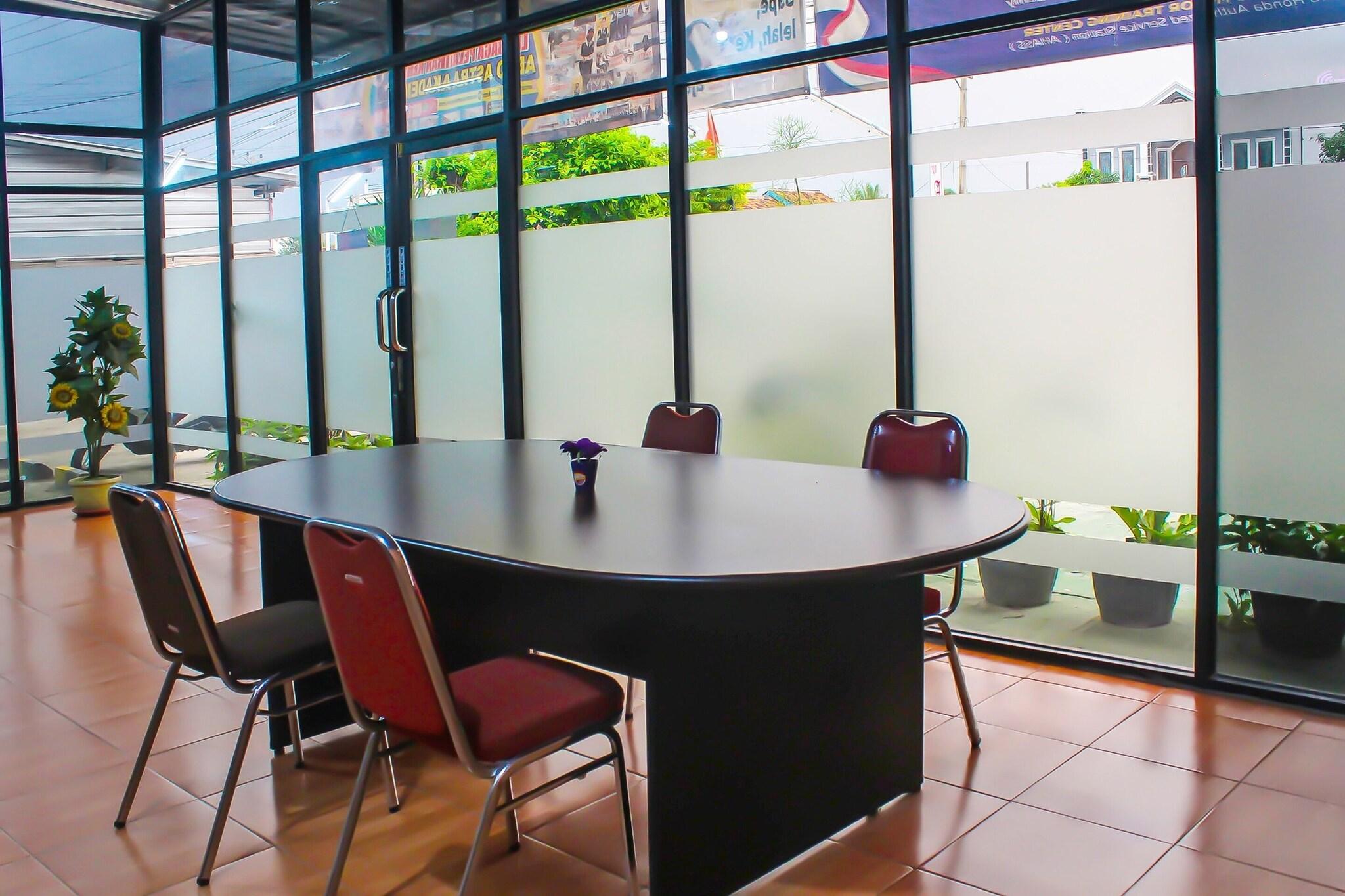 Conferences 3, Collection O 92268 Hotel Aero, South Lampung