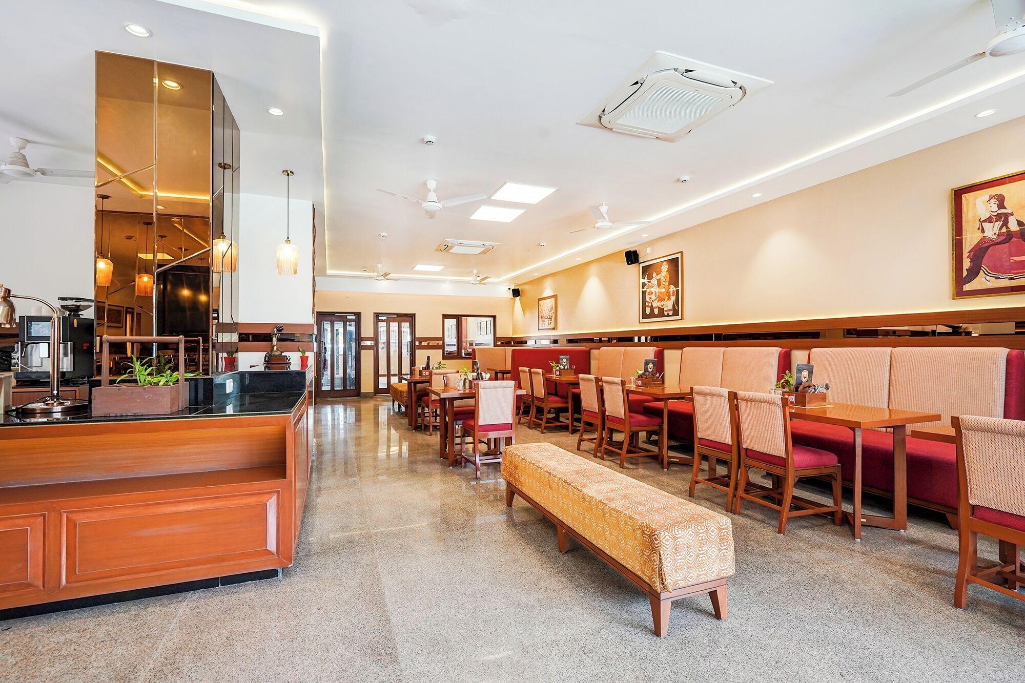 Fabhotel The Dayal