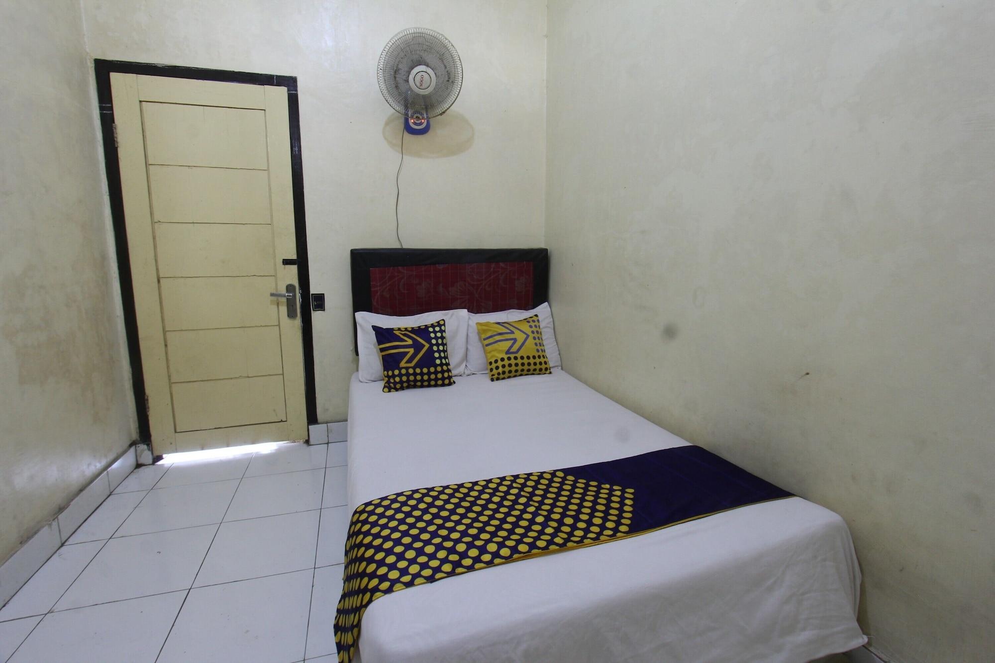 Oyo Life 93260 Bale Kosan