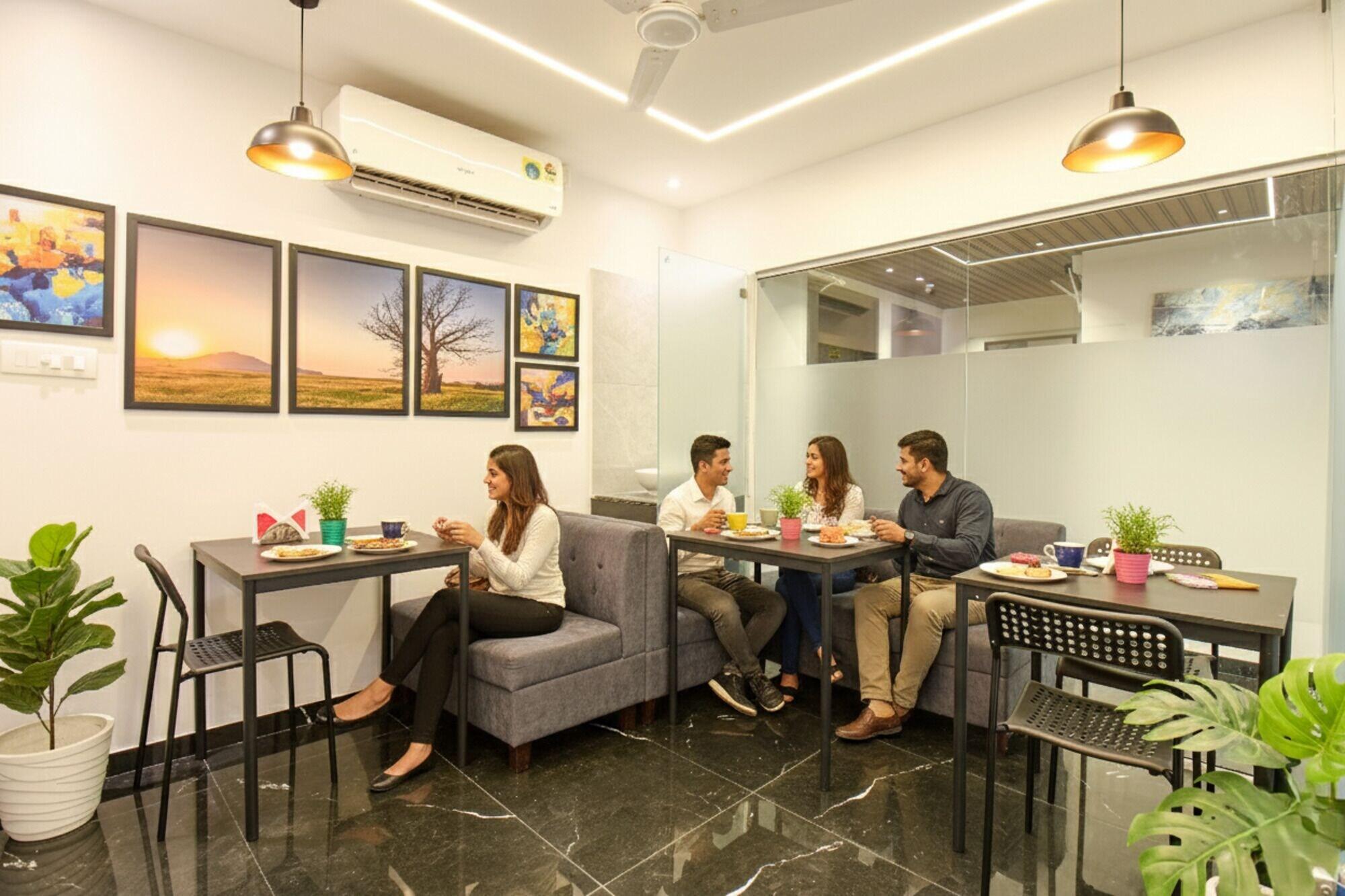 Fabhotel Olive Suite