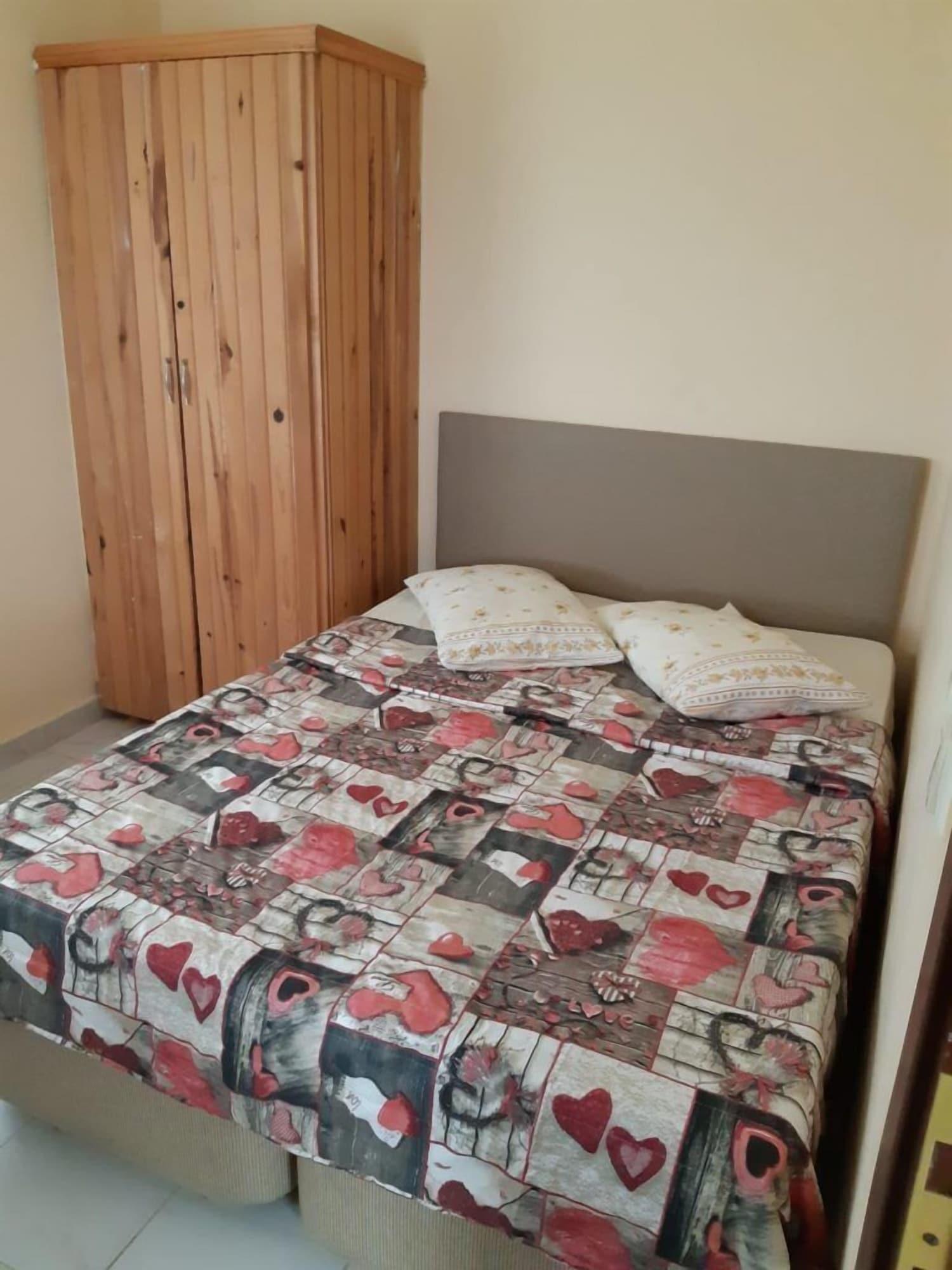 Room 4, Cebeci Kutlu Apart, Kandıra
