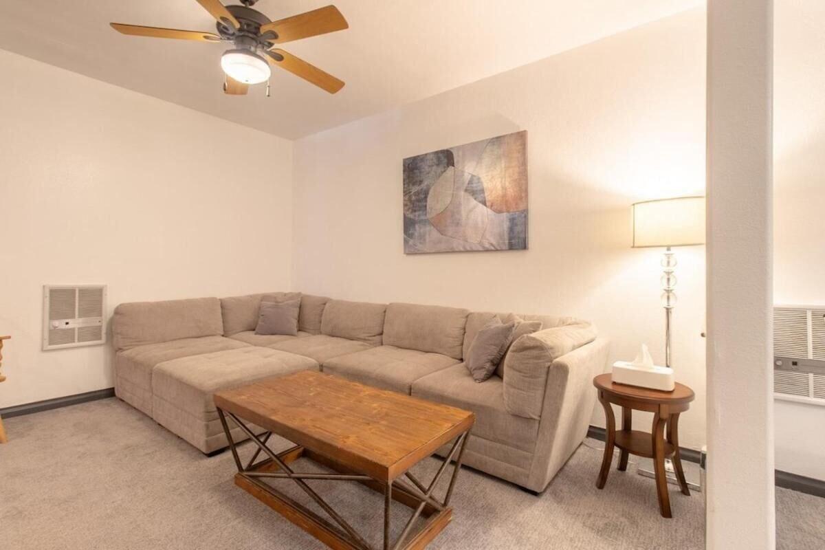 Room 3, 7 Guests 2br 2ba, Iron