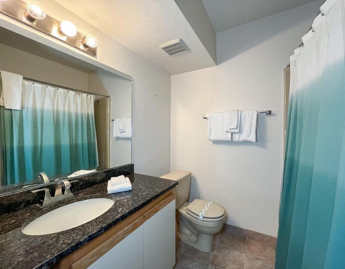 Room 2, 7 Guests 2br 2ba, Iron