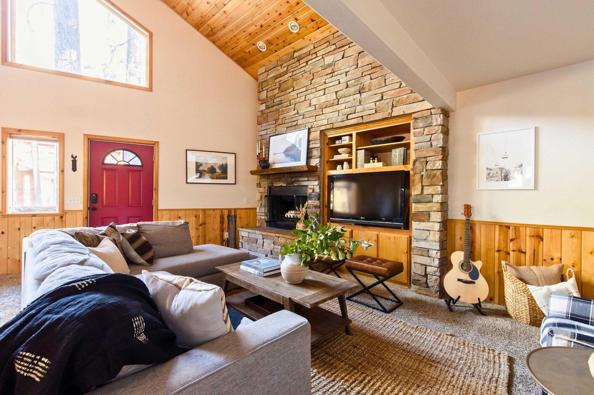 2 Cabins, Close To The Lake Hot Tub, Game Loft, 