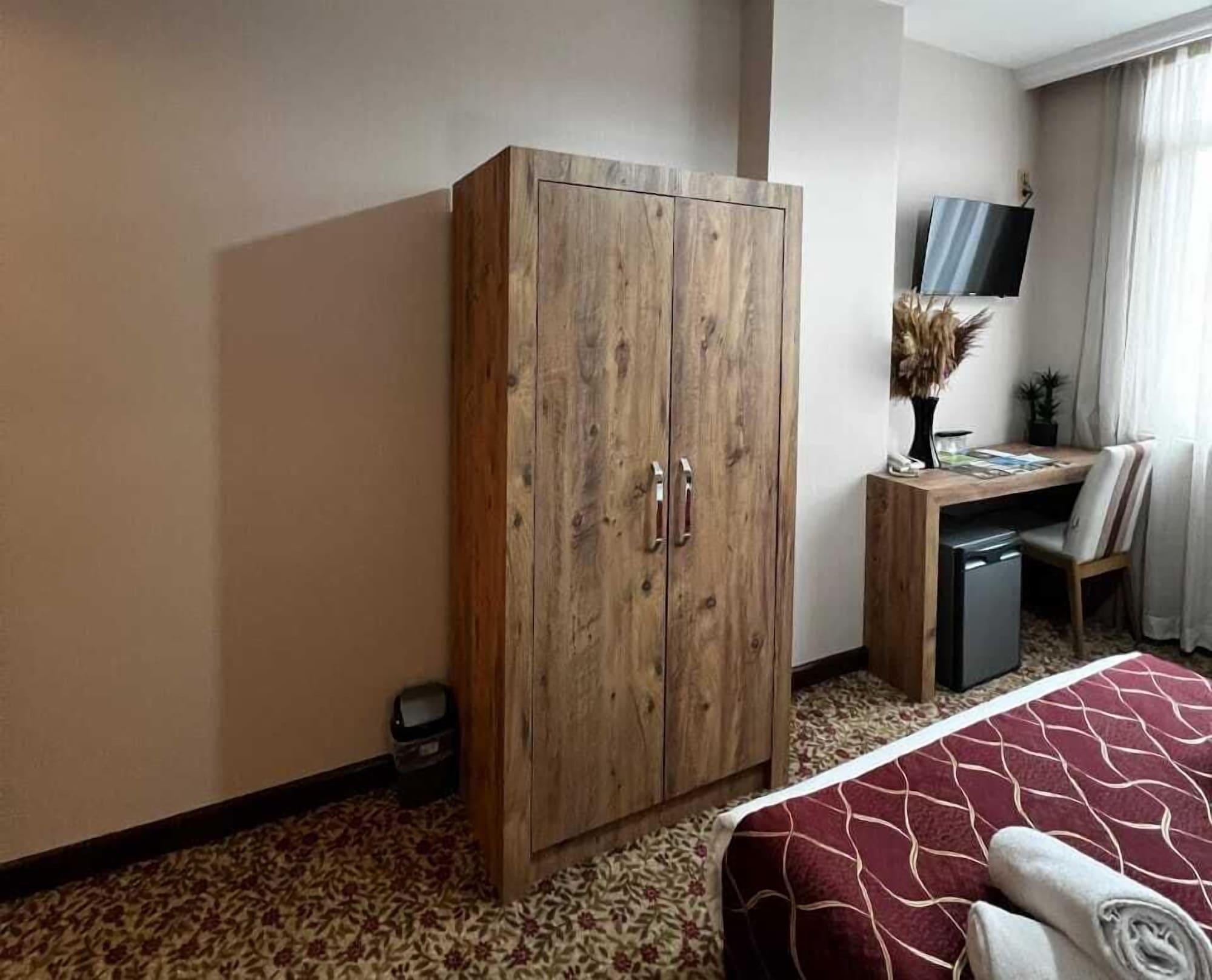 Room 4, Elit Palace, Merkez