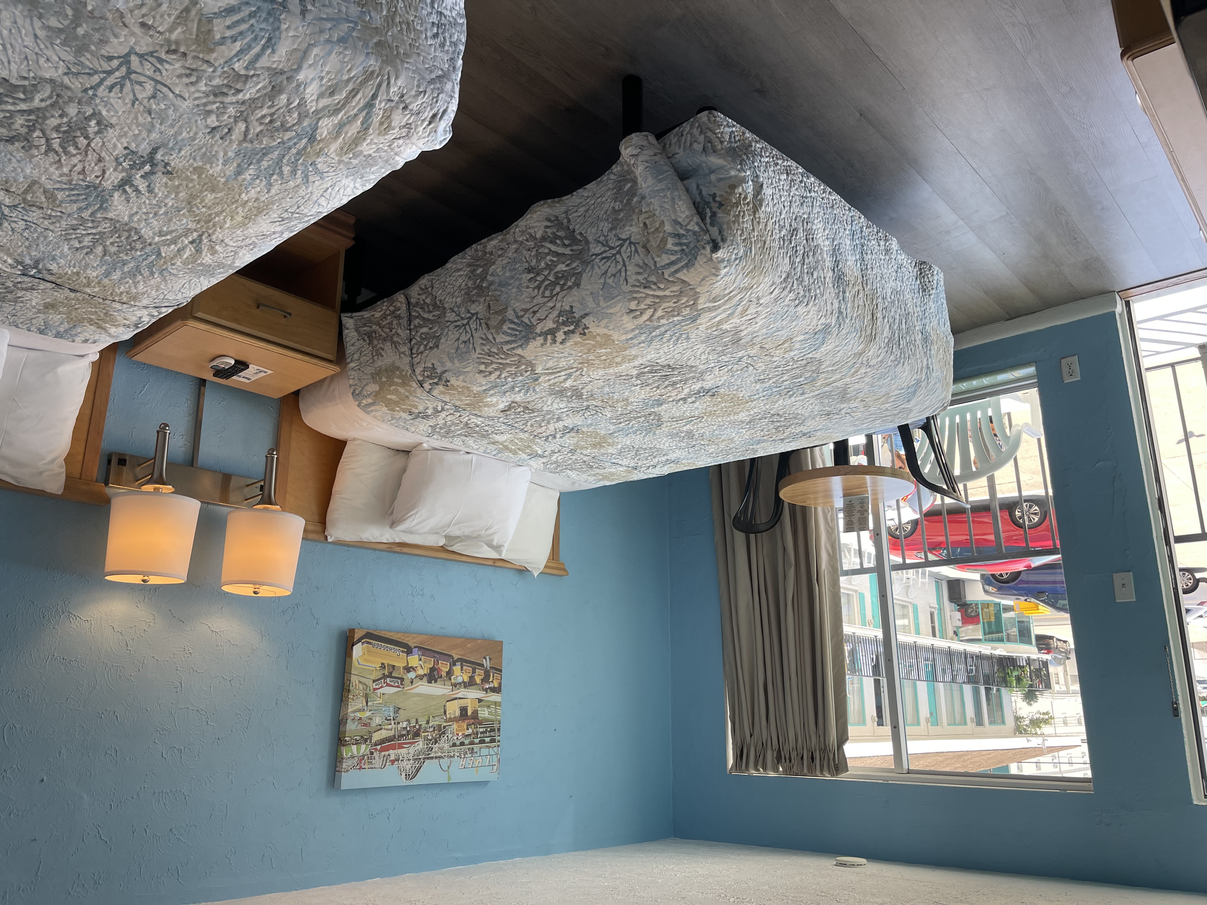 Surfcomber Motel