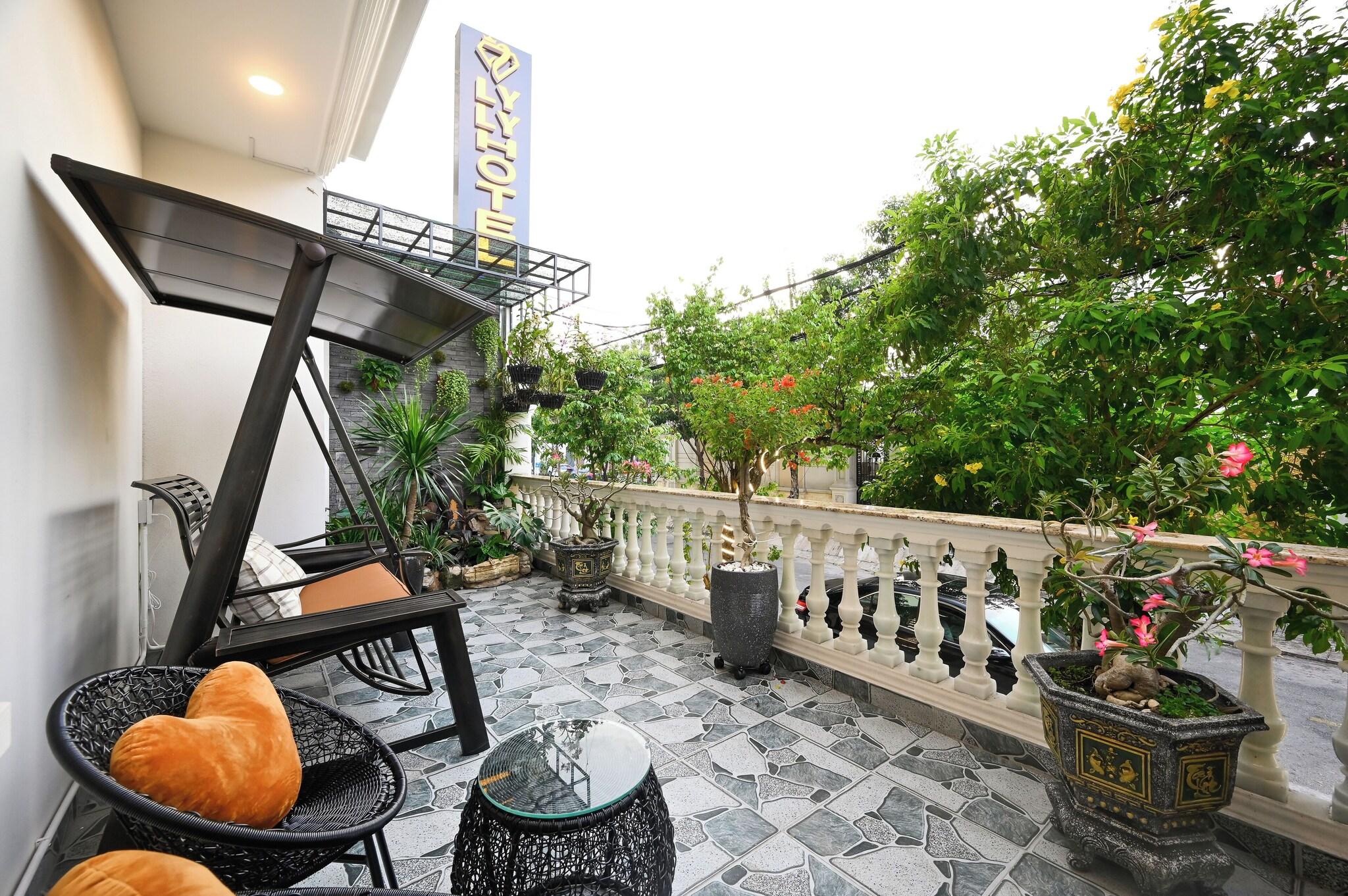 Ly Ly Hotel 2