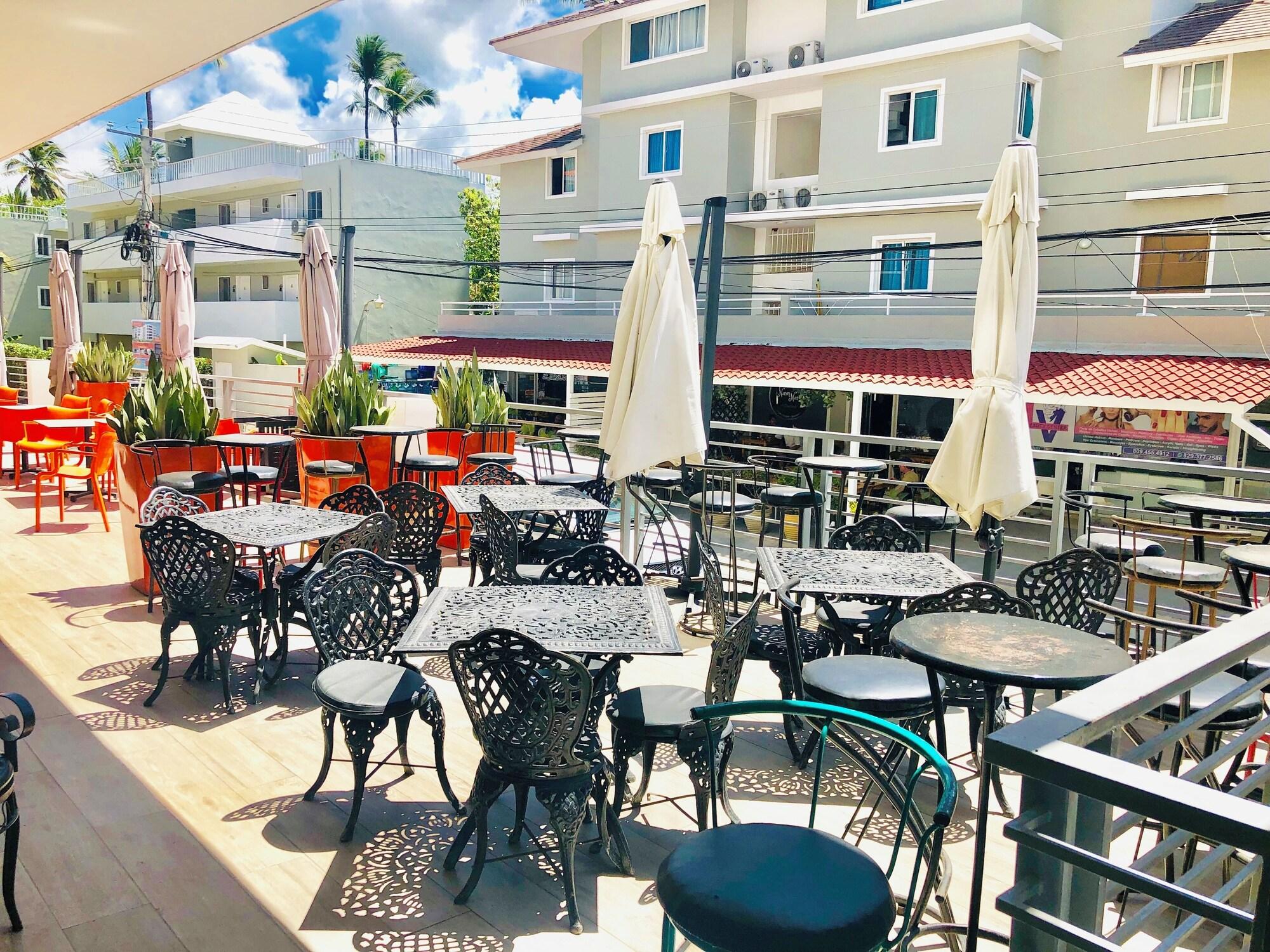 Studio Apart Hotel Rooftop Pool Beach