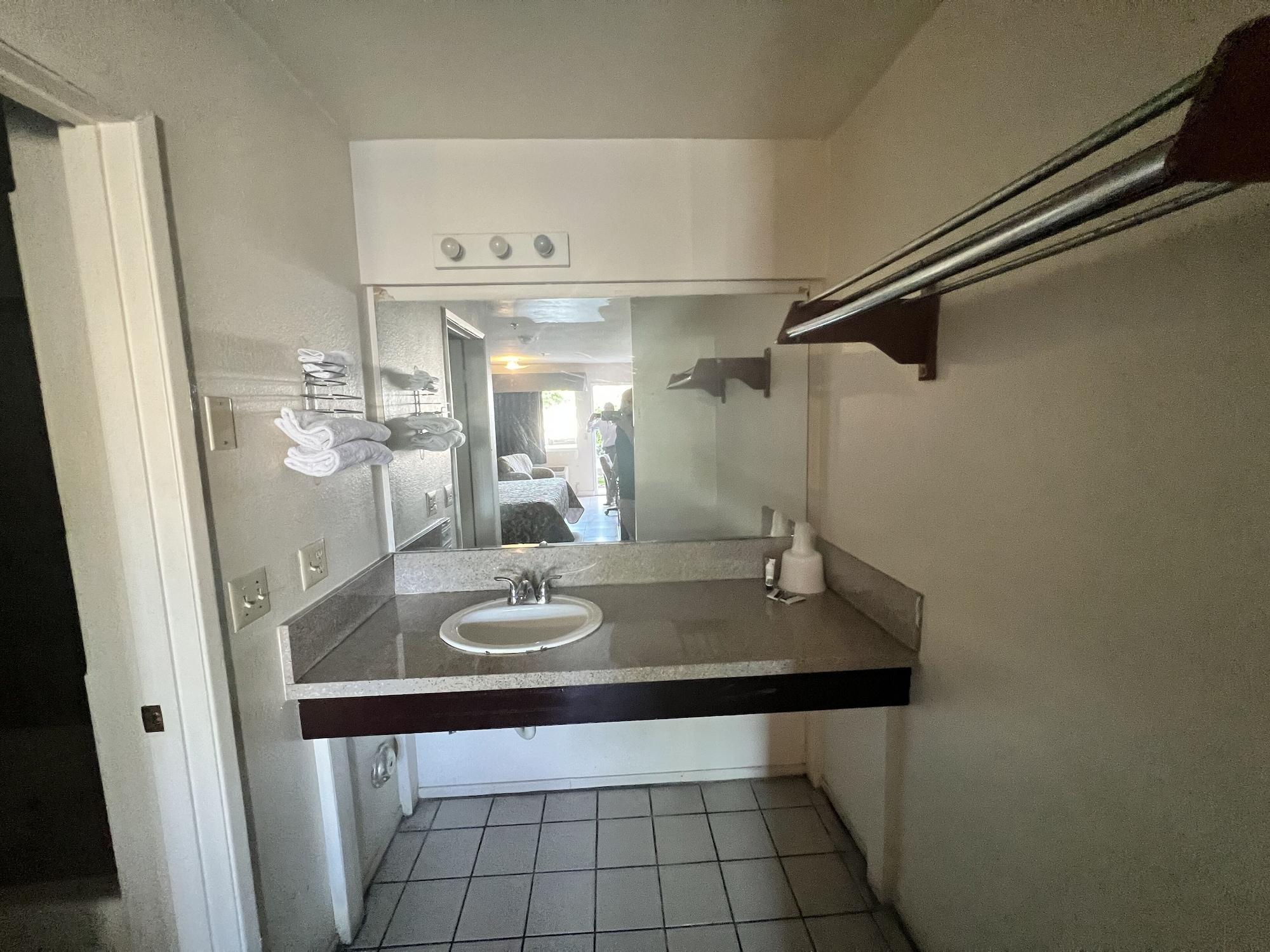 Casa Blanca Express & Suites Cypress Buena Park 